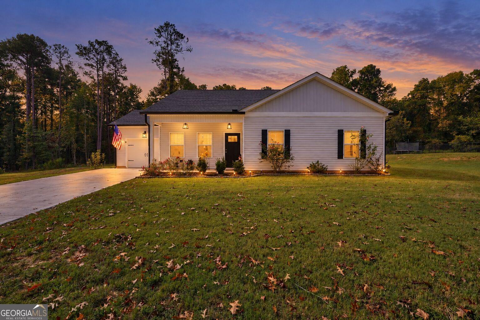 Grove St, Barnesville, GA 30204