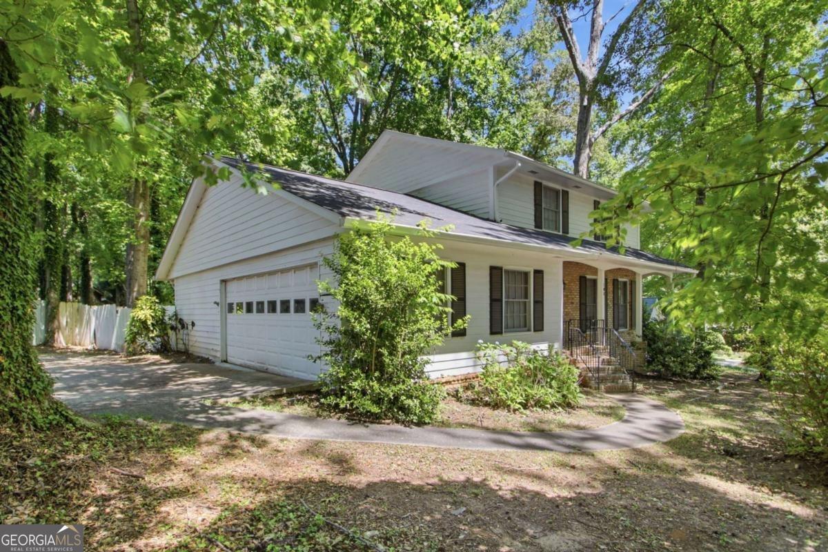 Creek Bed Ct, Peachtree City, GA 30269