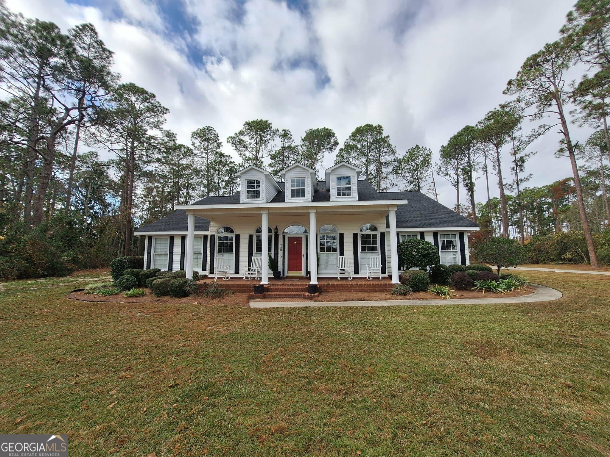 Weatherly Dr, Baxley, GA 31513