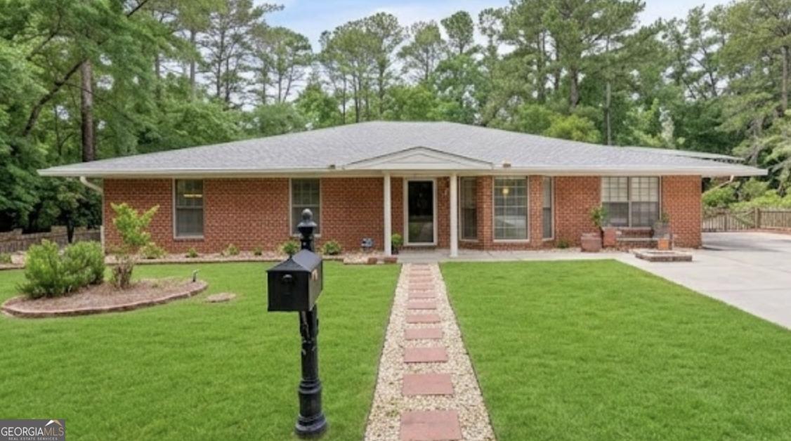 Poppell Dr, Darien, GA 31305