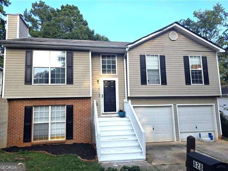 Tradd Ct, Stone Mountain, GA 30087