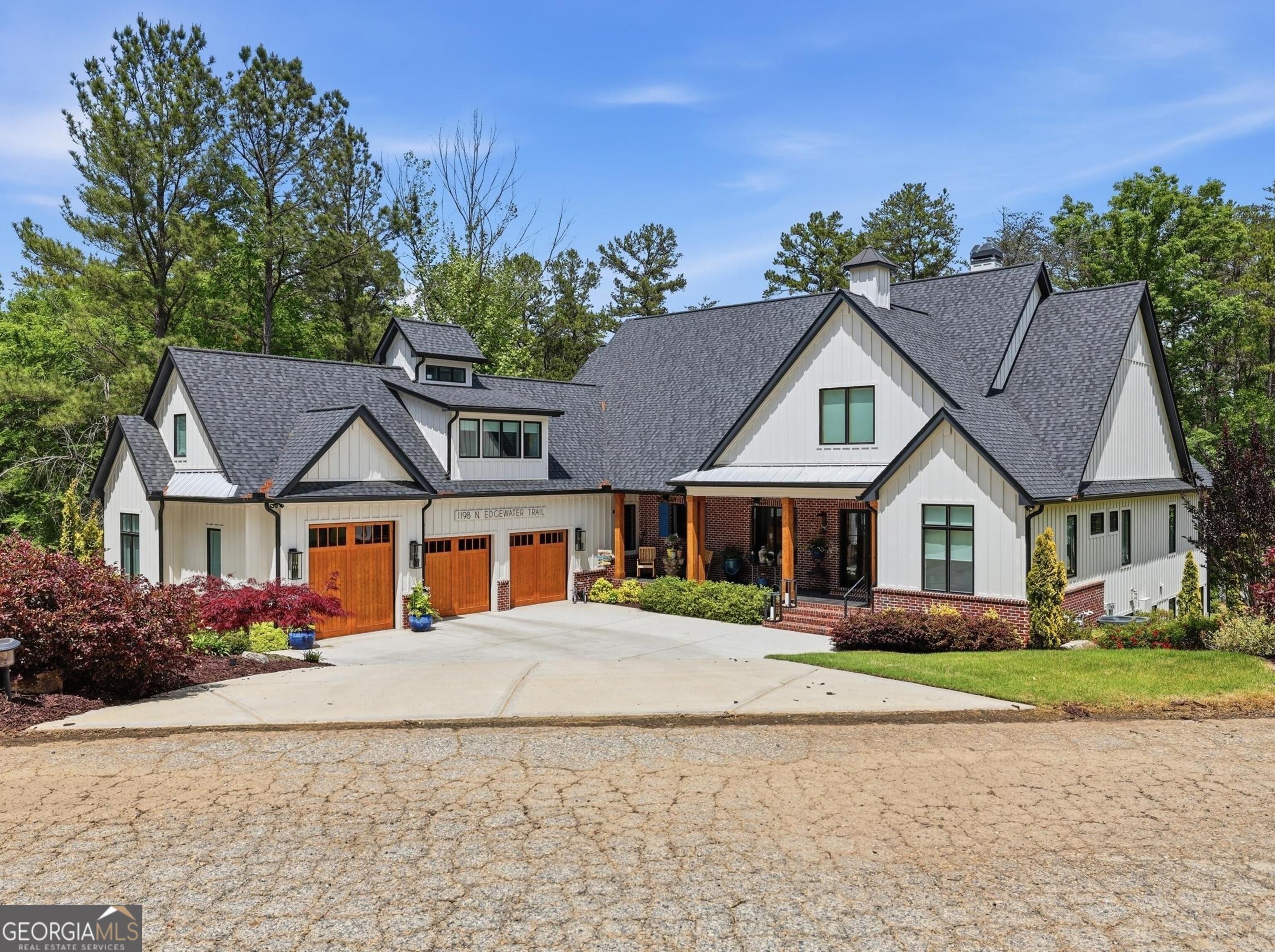 N Edgewater Trl, Toccoa, GA 30577