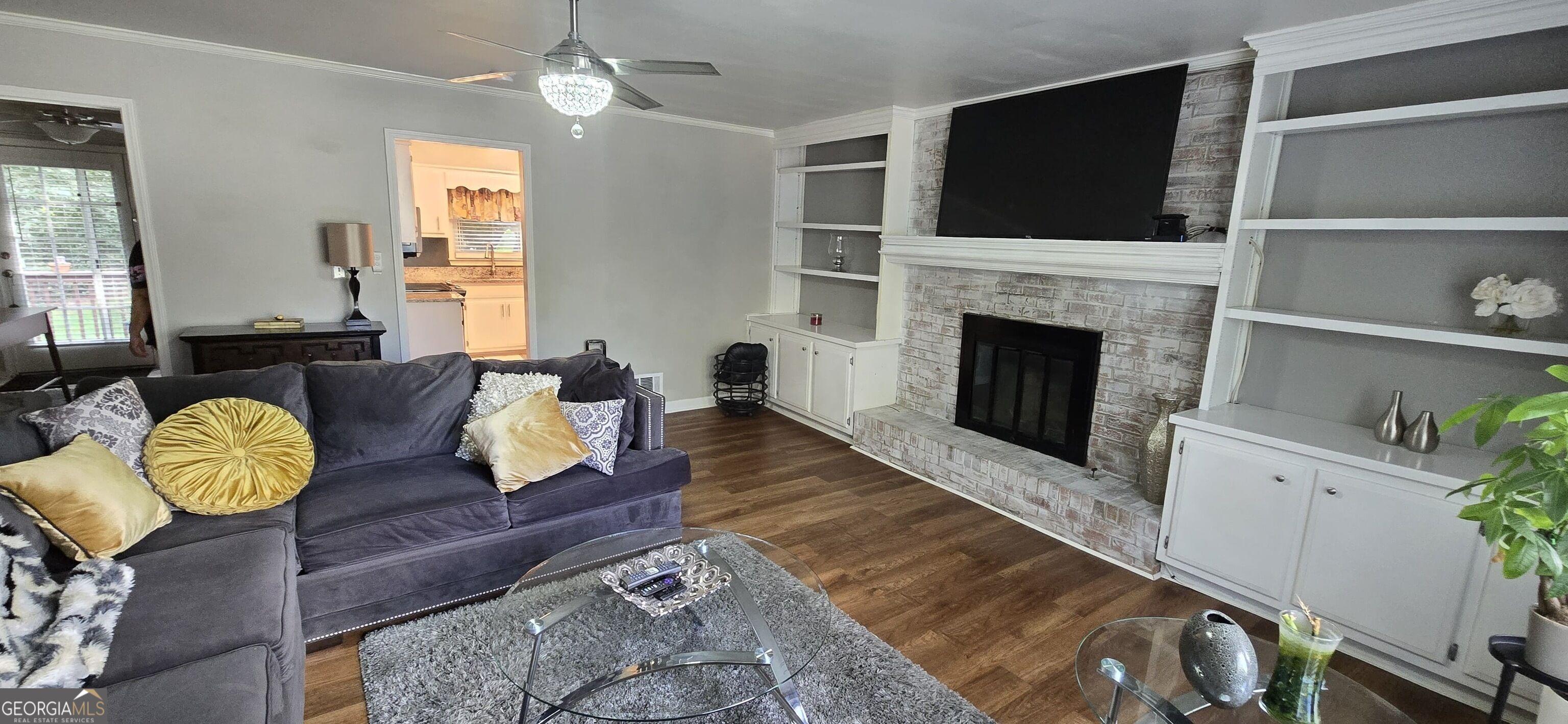 Deshon Cir, Lithonia, GA 30058