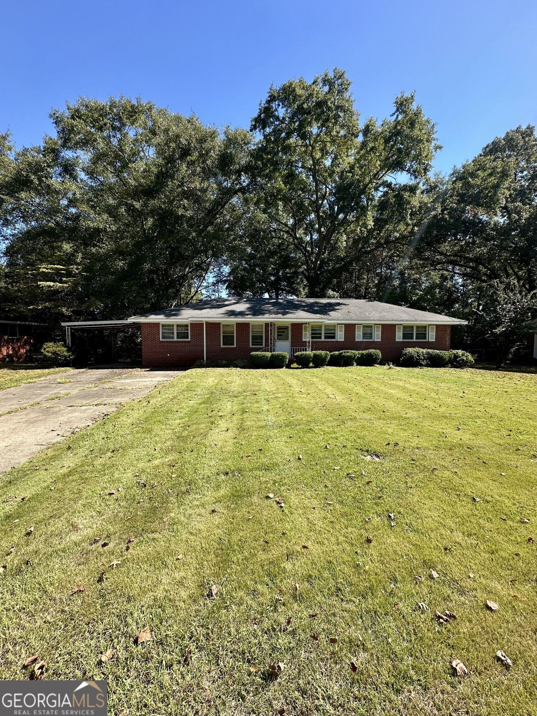 N 1st St, Fort Valley, GA 31030