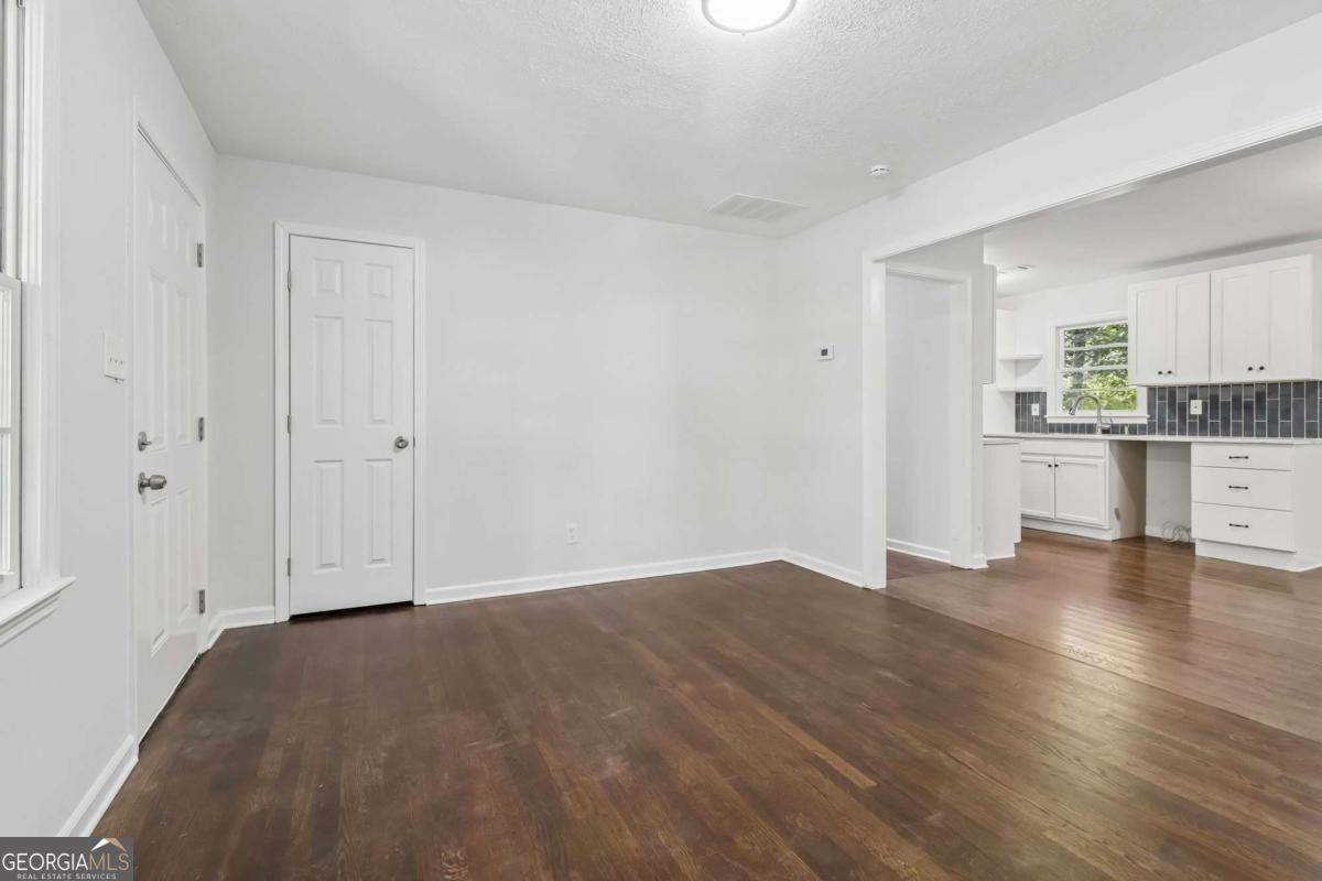 Louise Ln, Austell, GA 30106