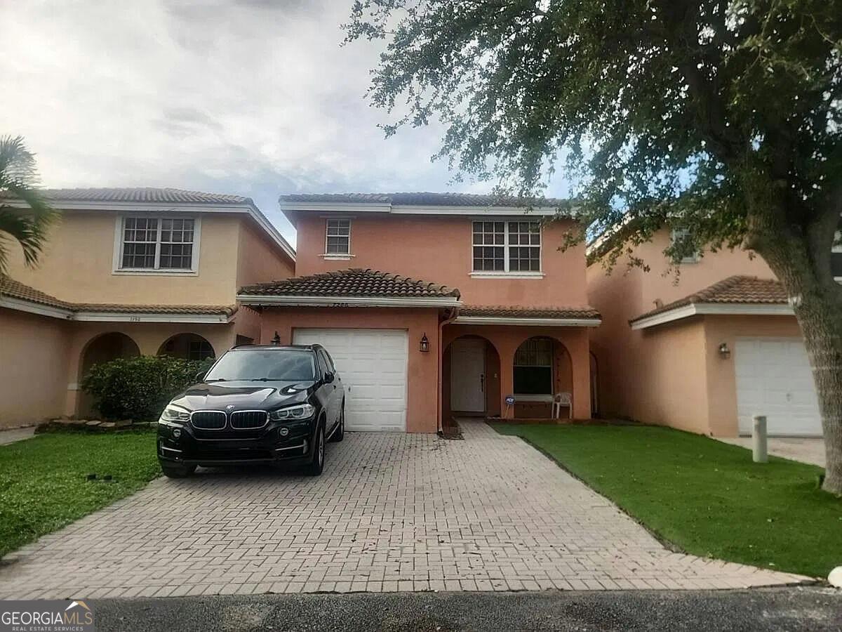 Sienna Ridge Ln, Lauderhill, FL 33319