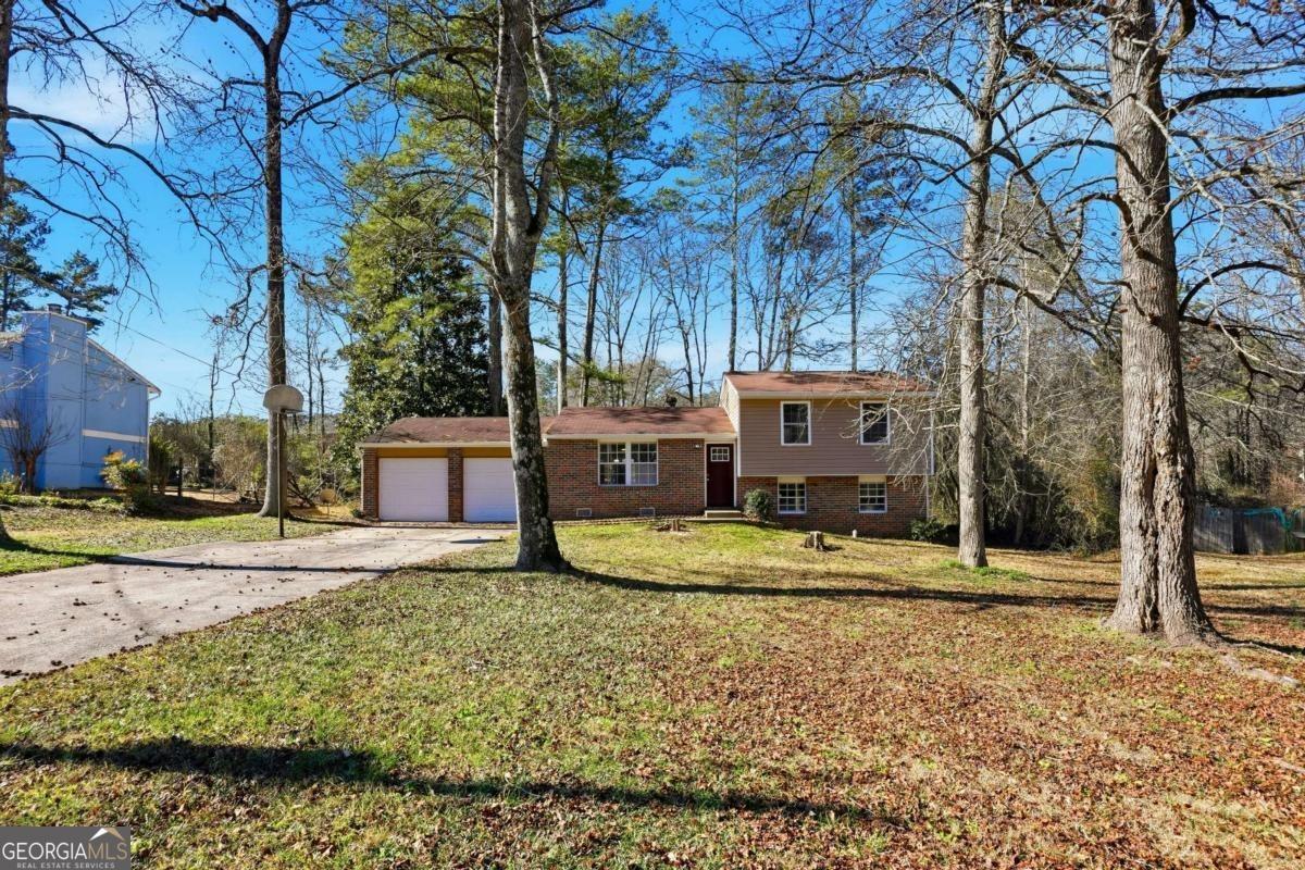 Bramblevine Cir, Lithonia, GA 30038