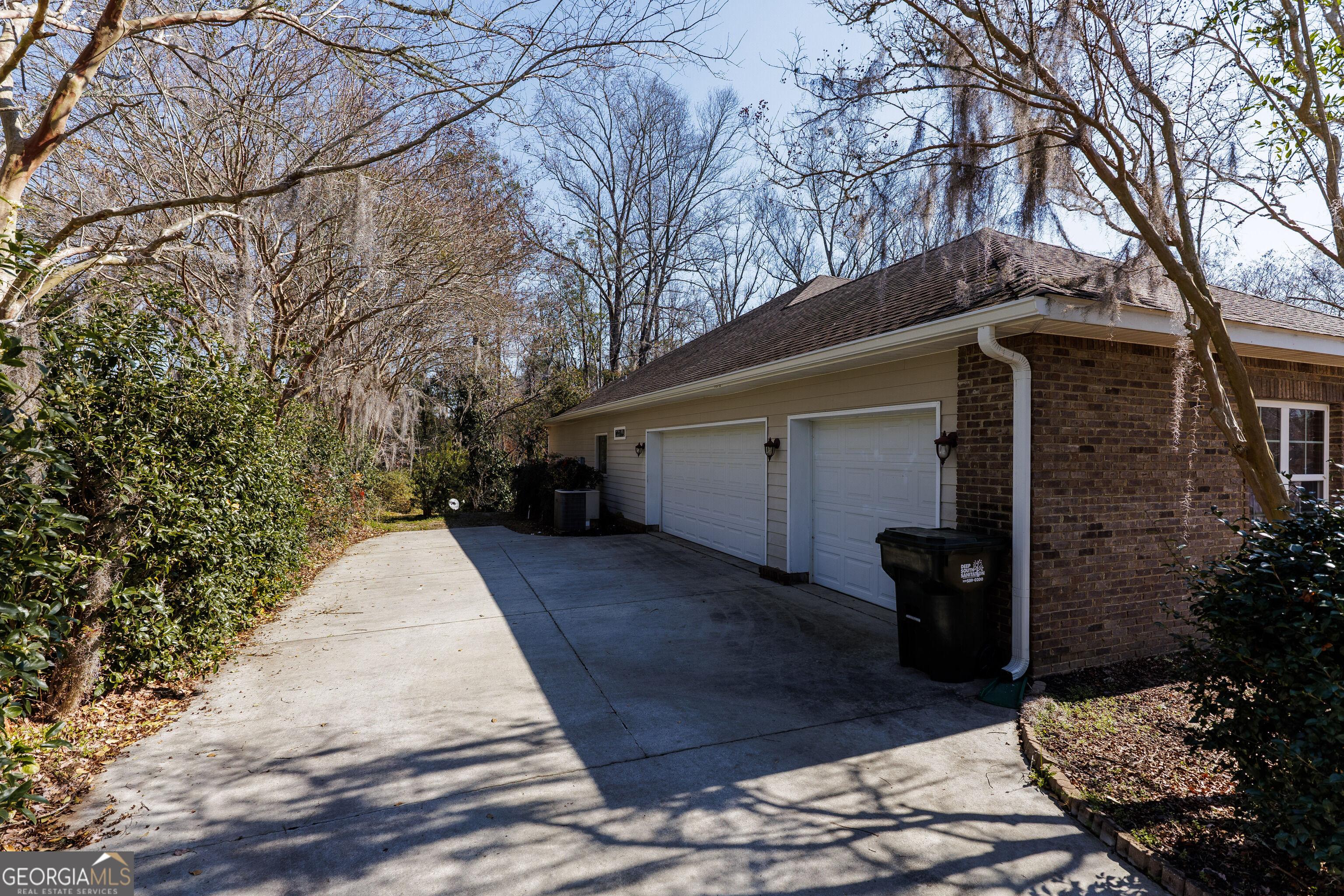 Mahan Dr, Hahira, GA 31632