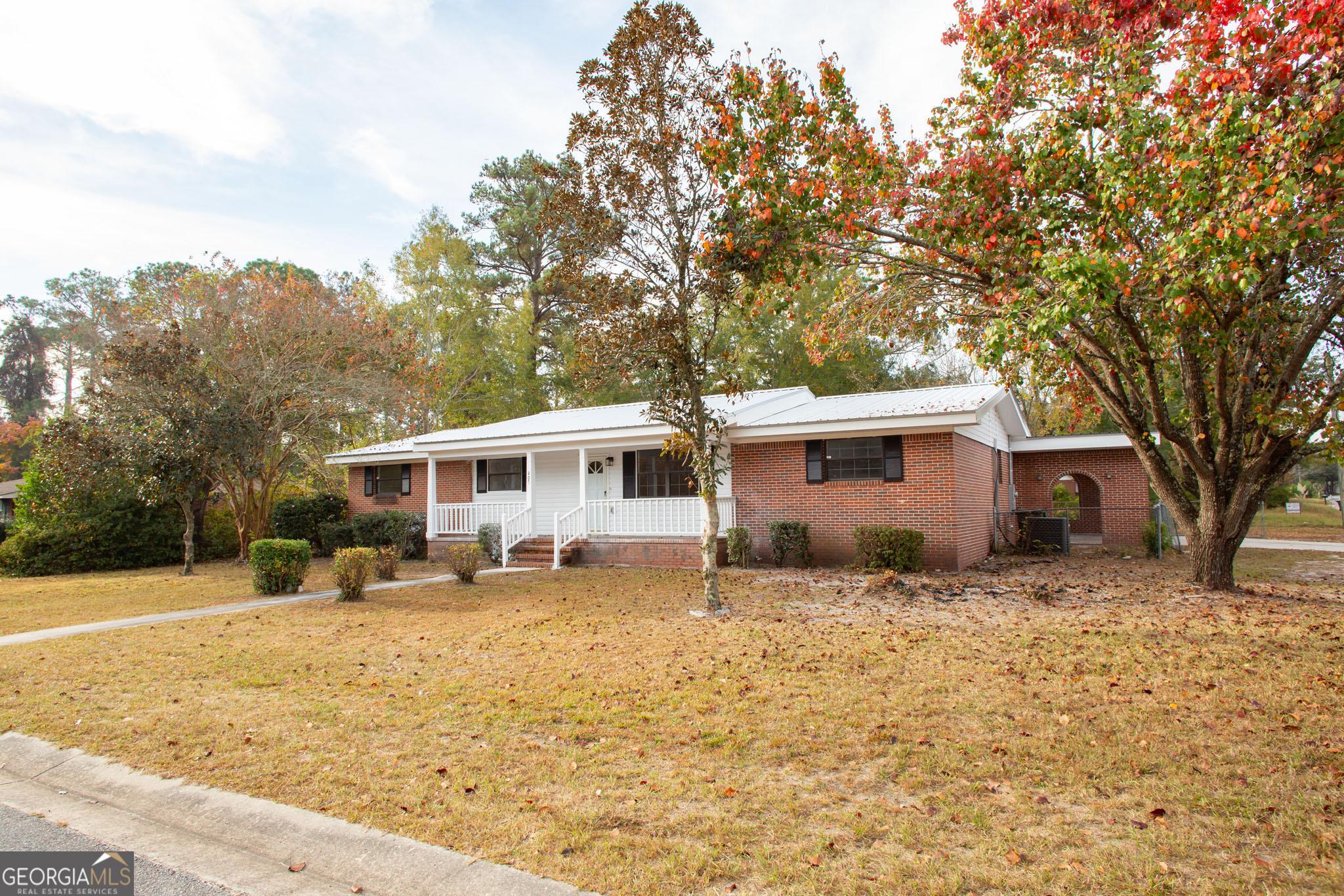 Pineview Dr, Waycross, GA 31501