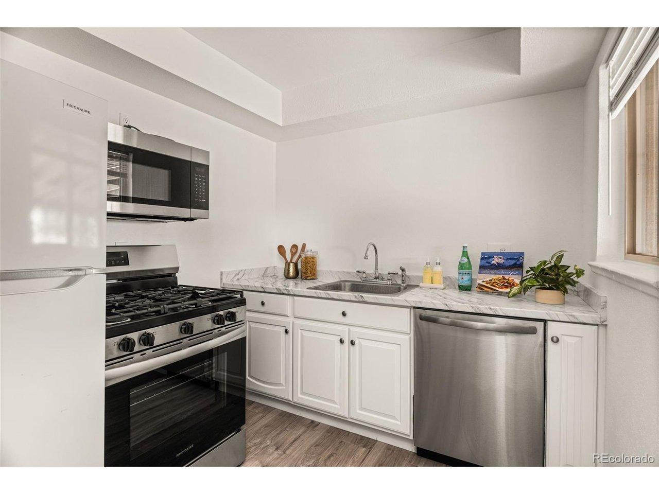Elm St, Denver, CO 80207