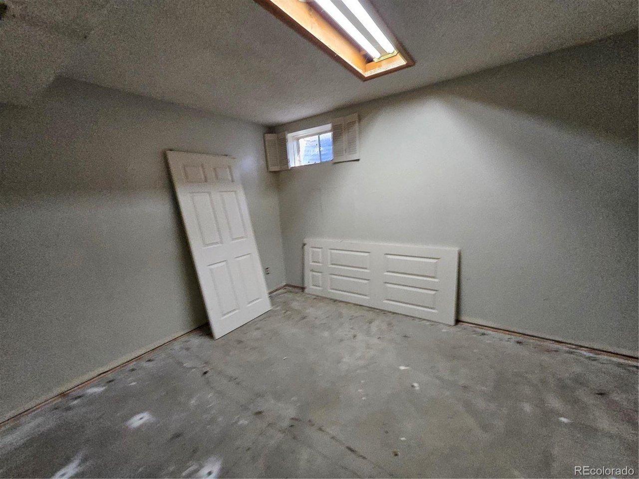 E Mansfield Cir, Aurora, CO 80013