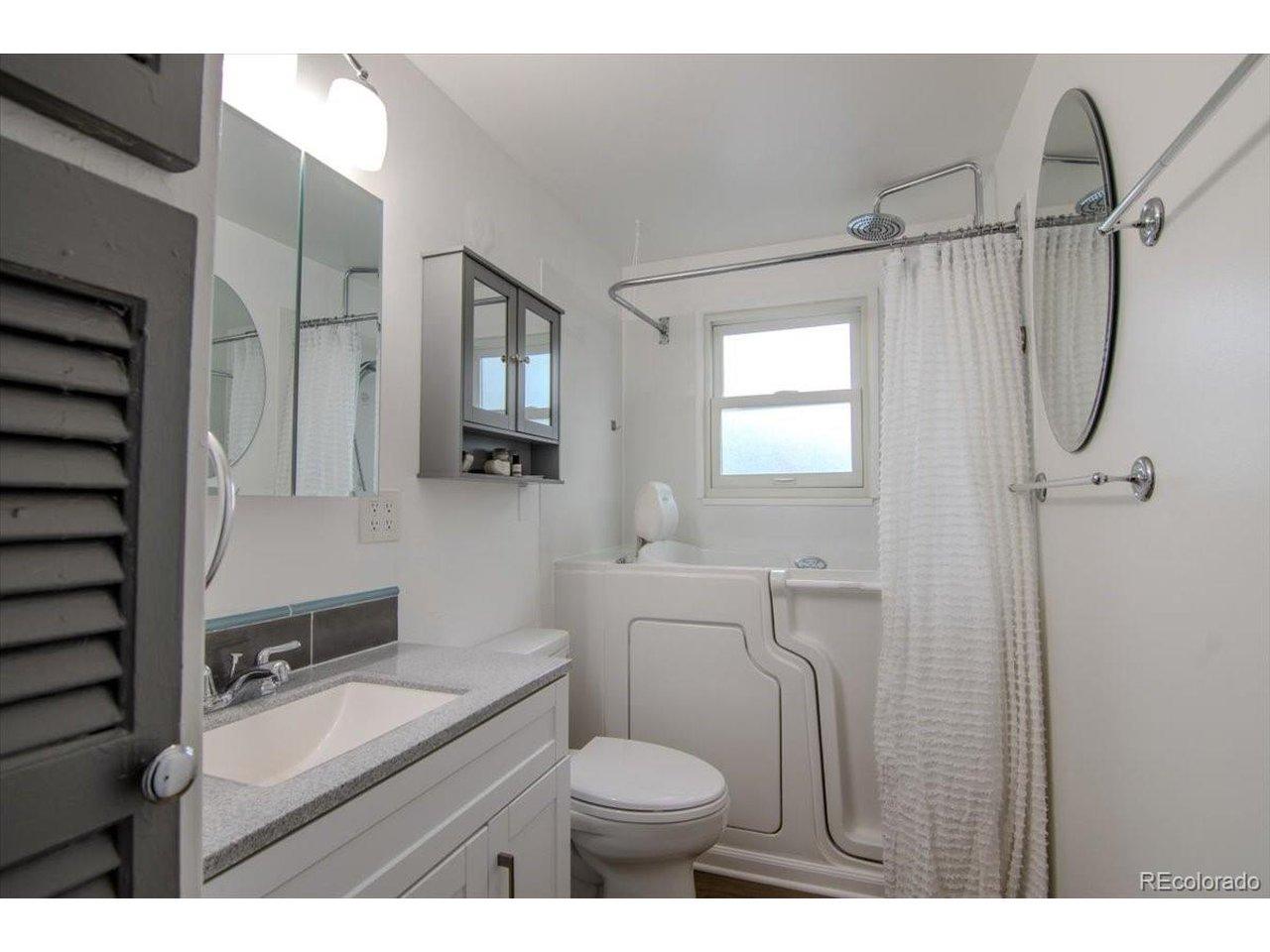 Dover St, Arvada, CO 80002