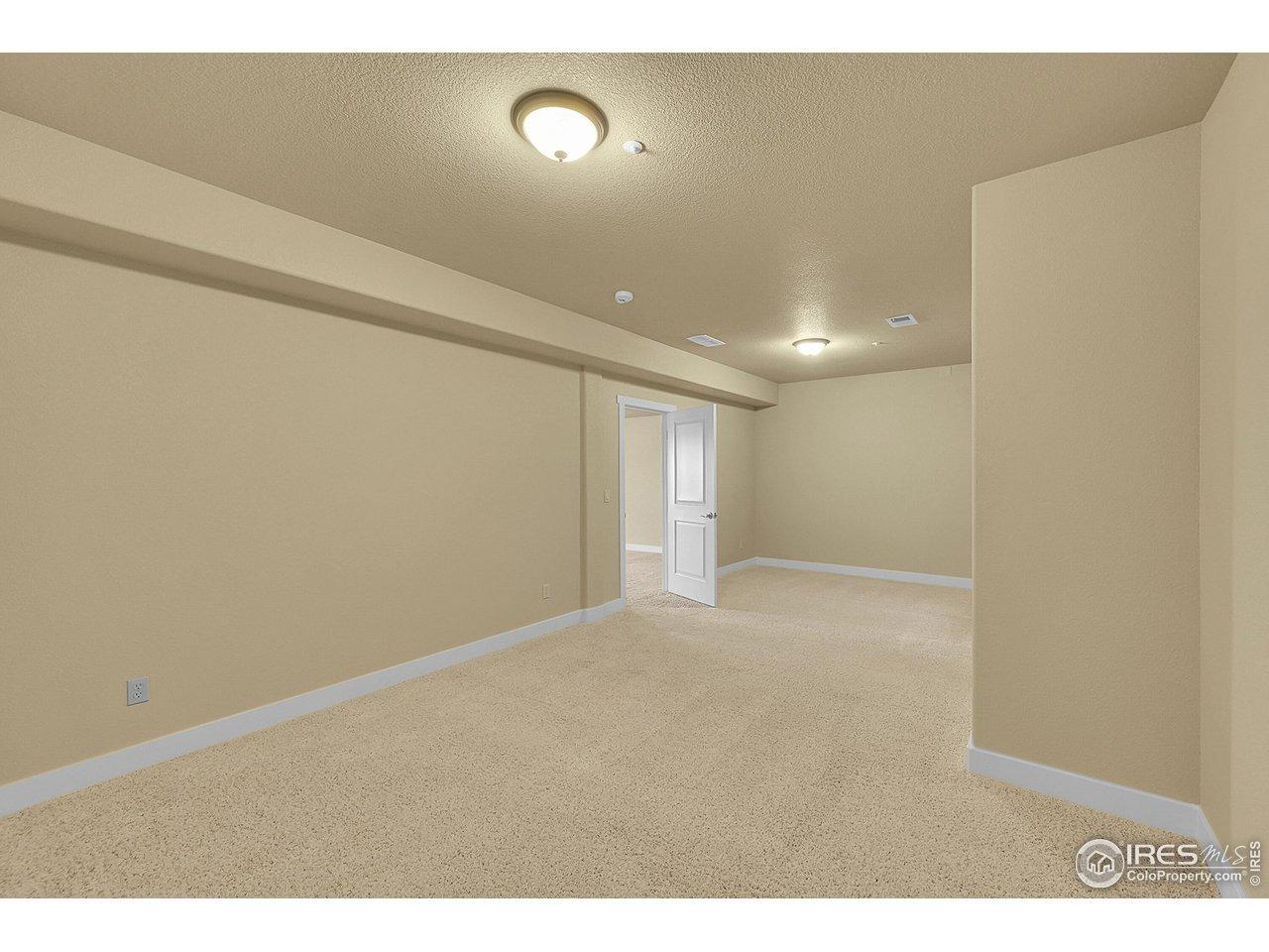 Hawks Nest Way, Fort Collins, CO 80524
