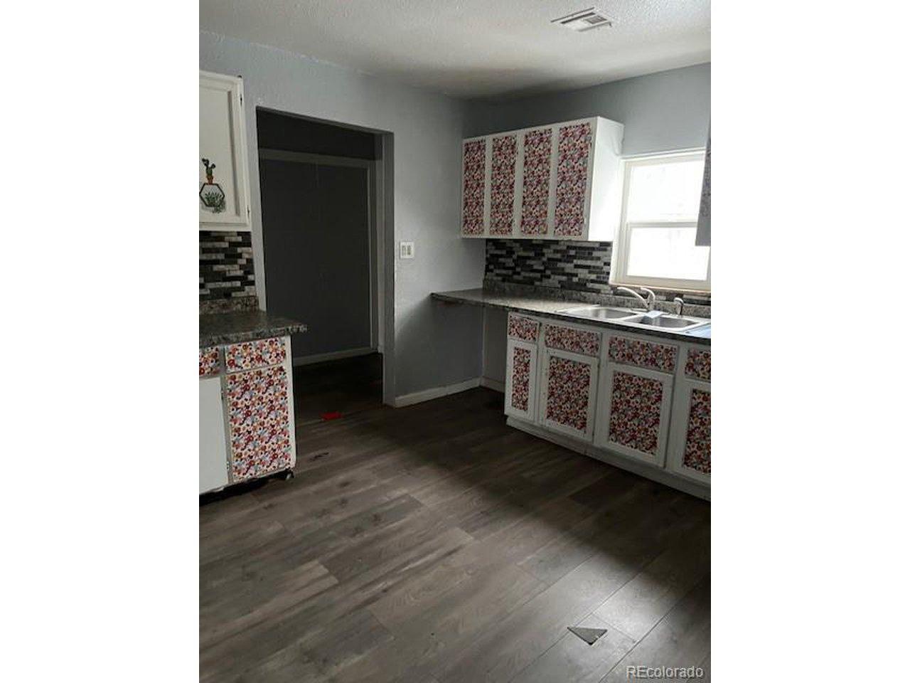 Moore Ave, Pueblo, CO 81005