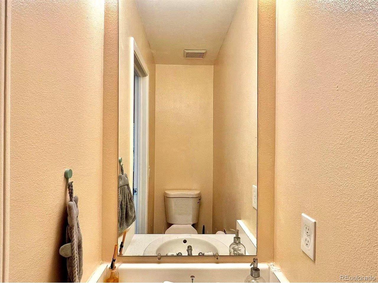 W Floyd Ave, Lakewood, CO 80227