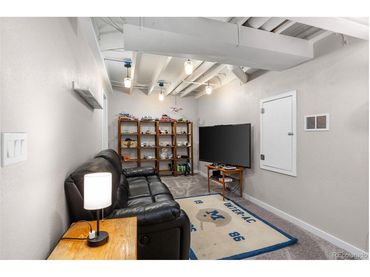 E Dartmouth Dr, Aurora, CO 80013