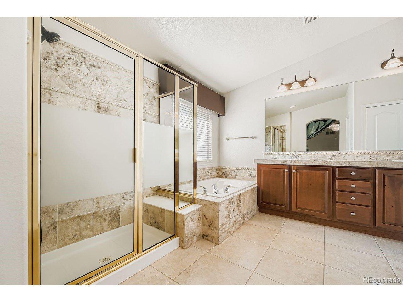 E Rowland Dr, Aurora, CO 80016