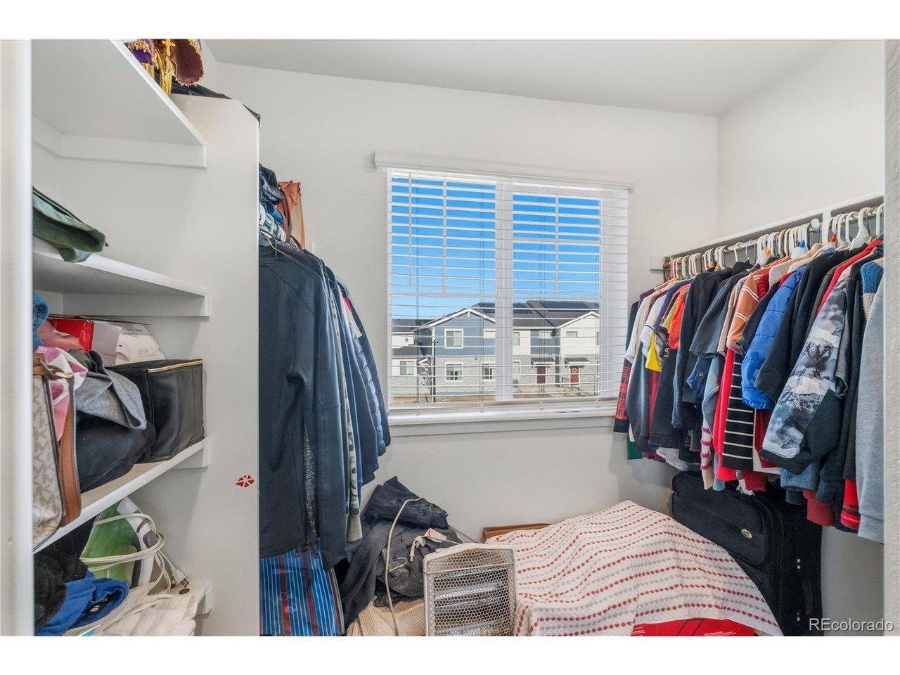 E 1st Pl, Aurora, CO 80018