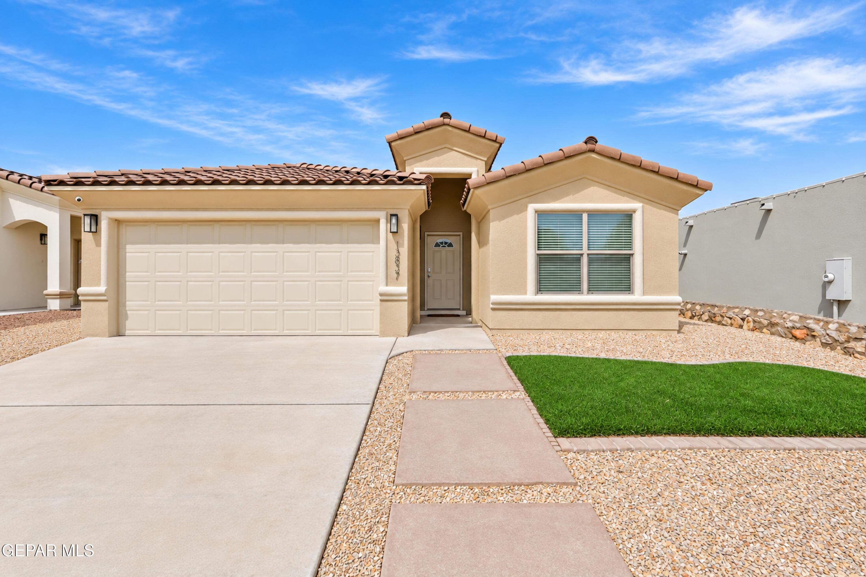 Lorenz Ave, El Paso, TX 79928