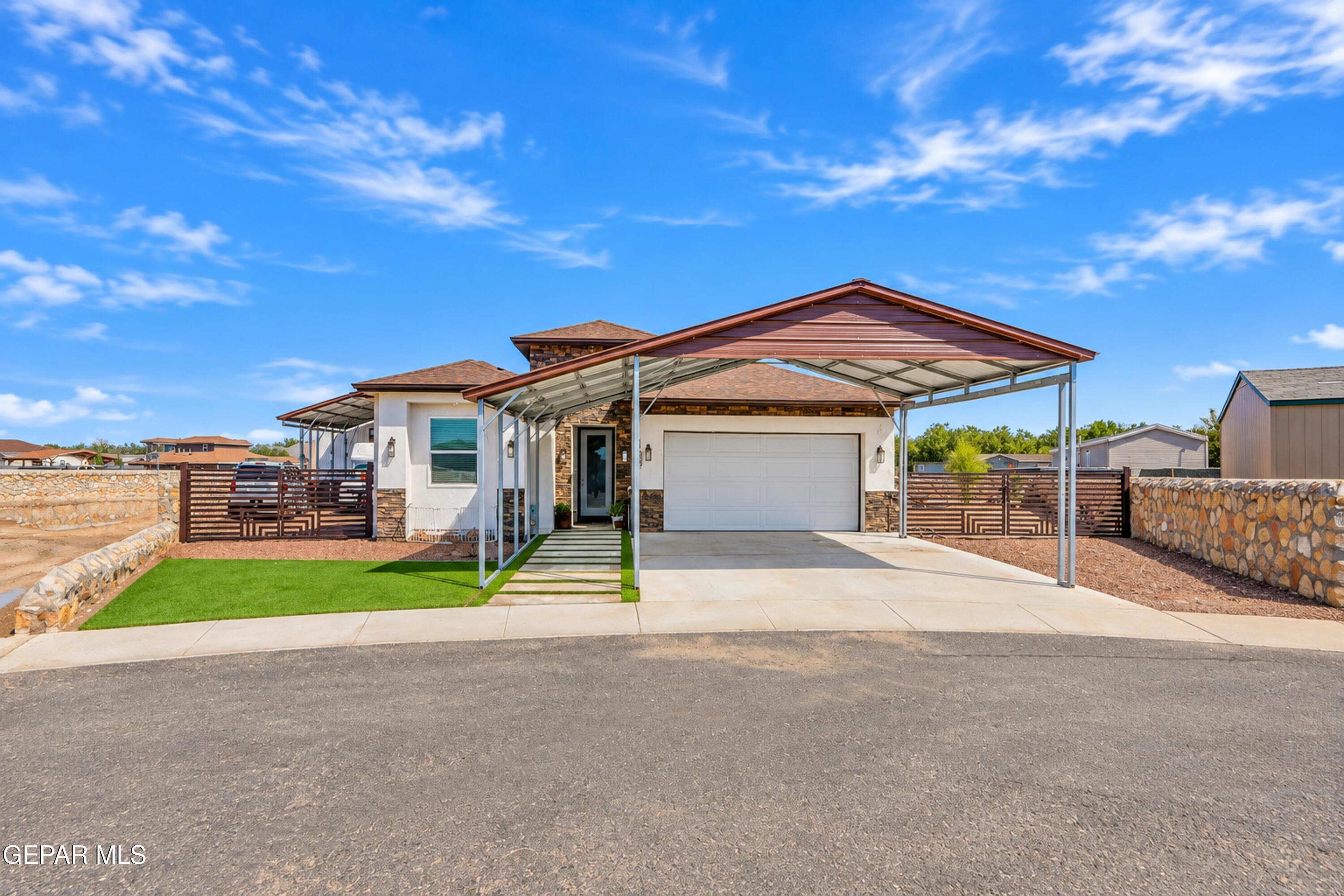 Luz Bonita Way, Clint, TX 79836