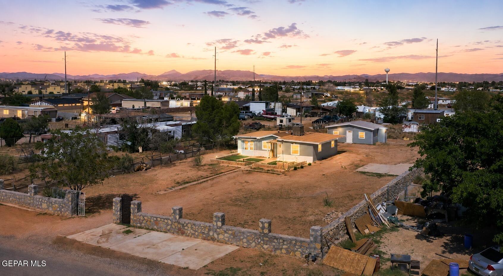 Vanderveer Dr, El Paso, TX 79938