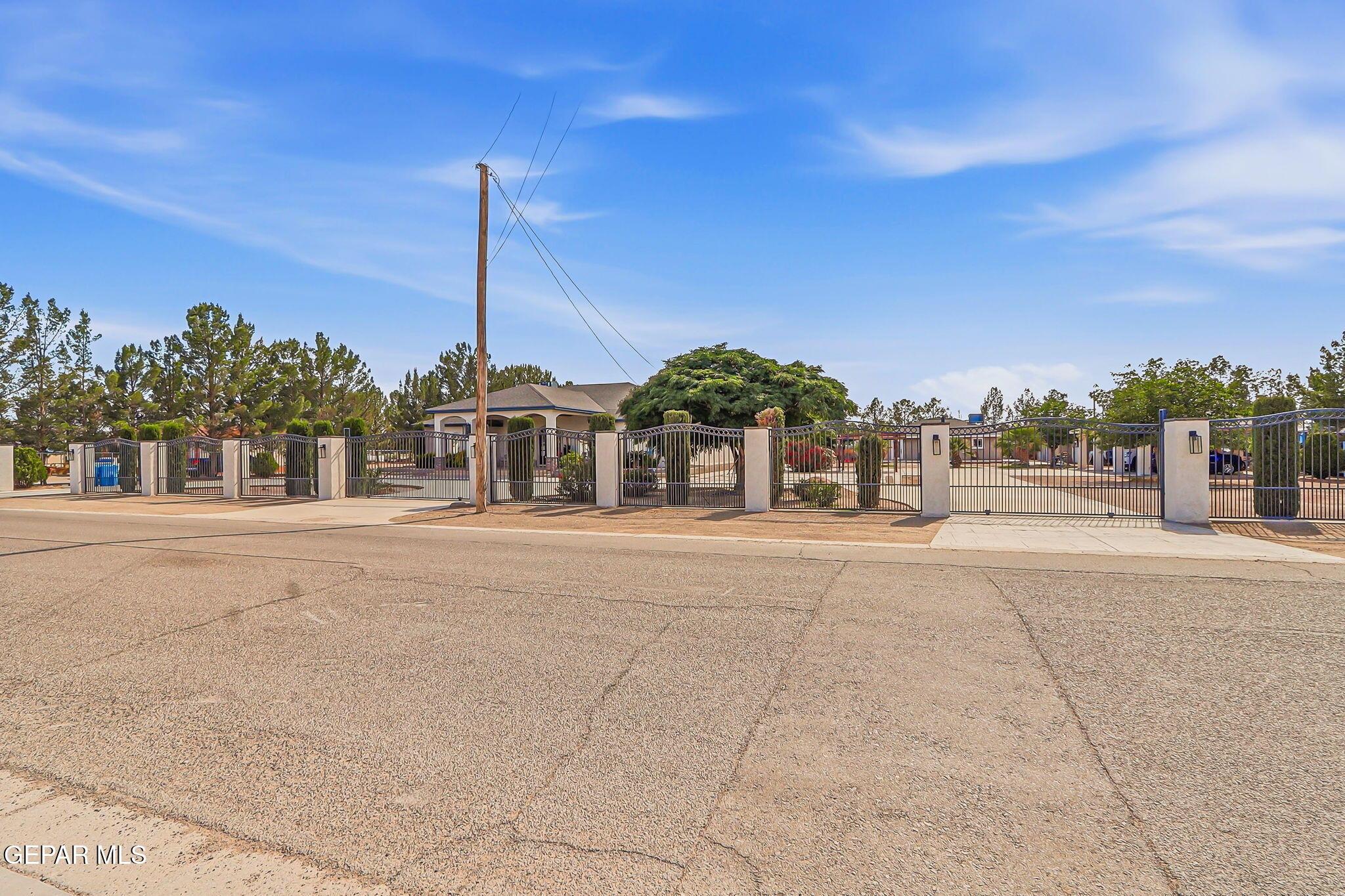 Flor Del Rio St, Socorro, TX 79927