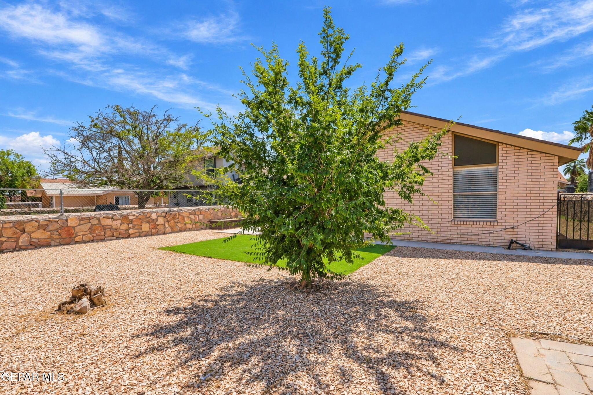 Frank Shorter Ln, El Paso, TX 79936