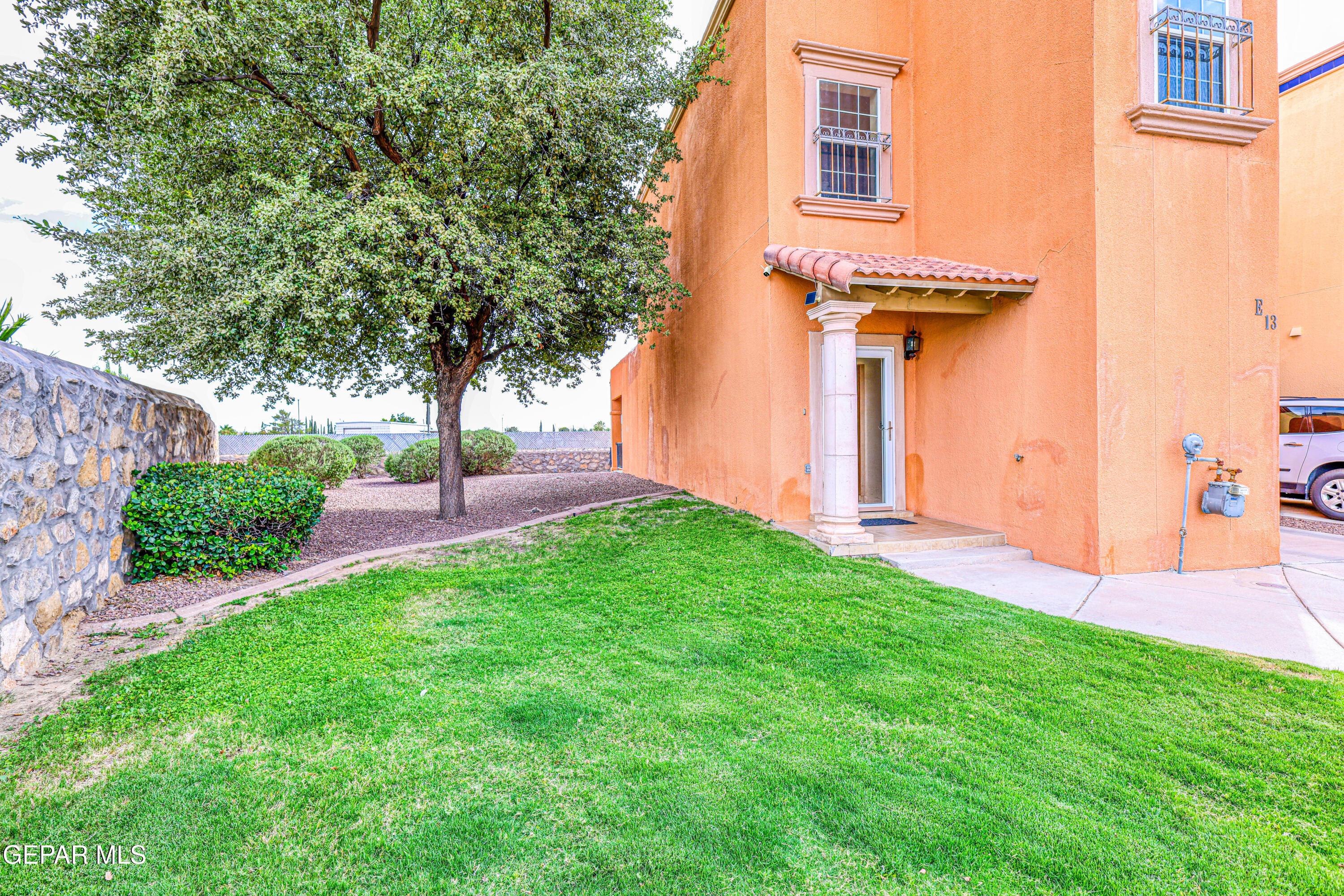 N Yarbrough Dr, El Paso, TX 79925