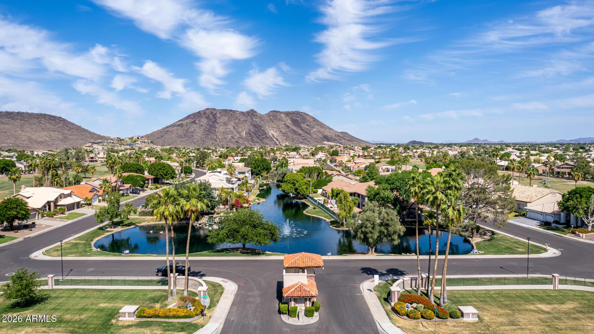 W Del Lago Cir, Glendale, AZ 85308