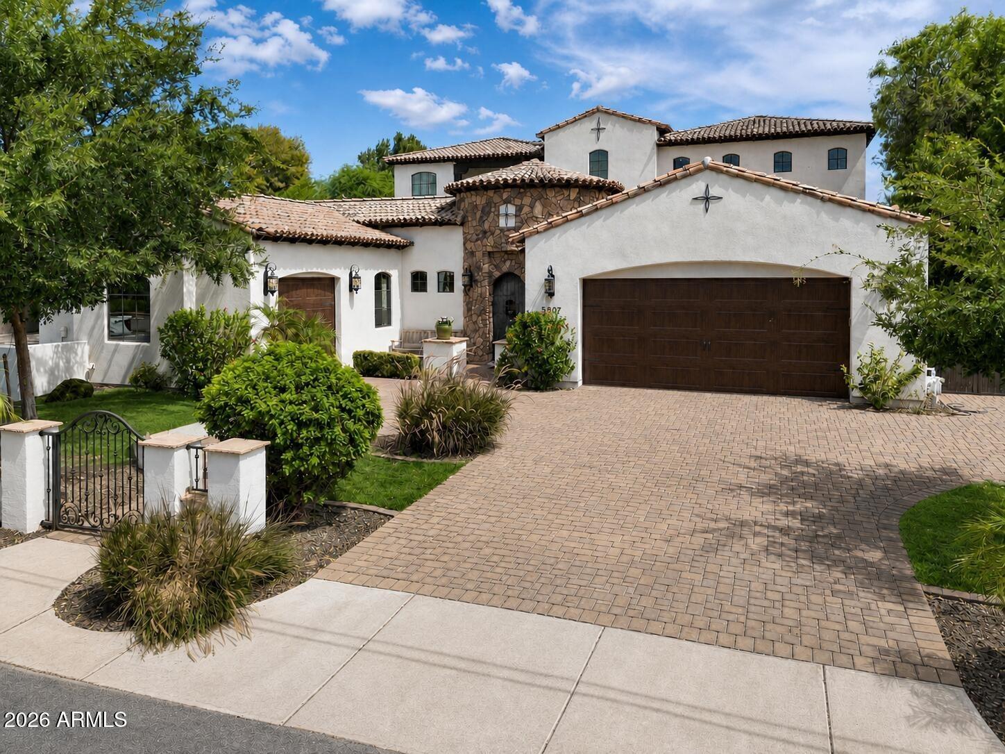 E Orange Blossom Ln, Phoenix, AZ 85018