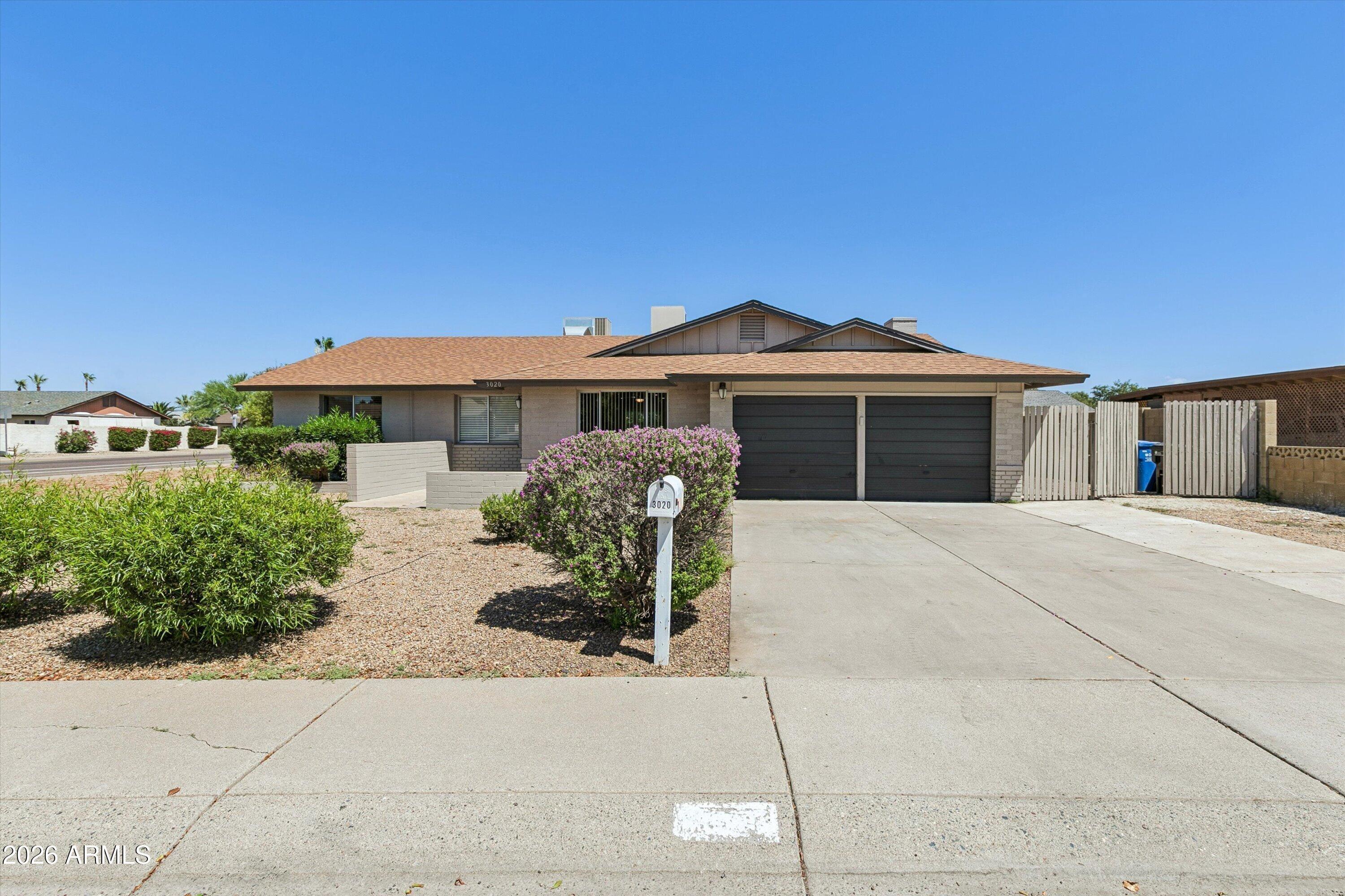 W Hartford Dr, Phoenix, AZ 85053