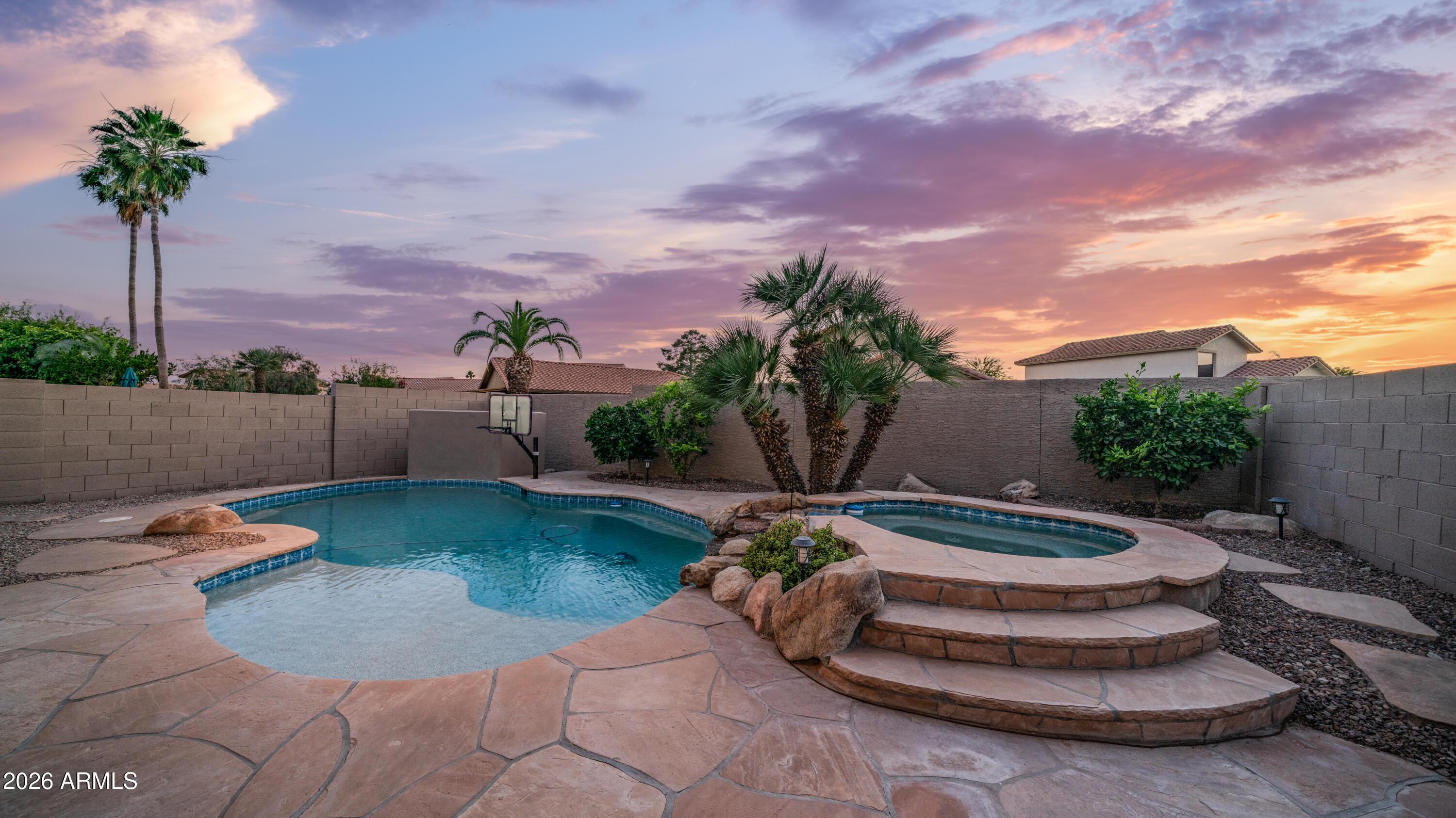S 31st St, Phoenix, AZ 85048