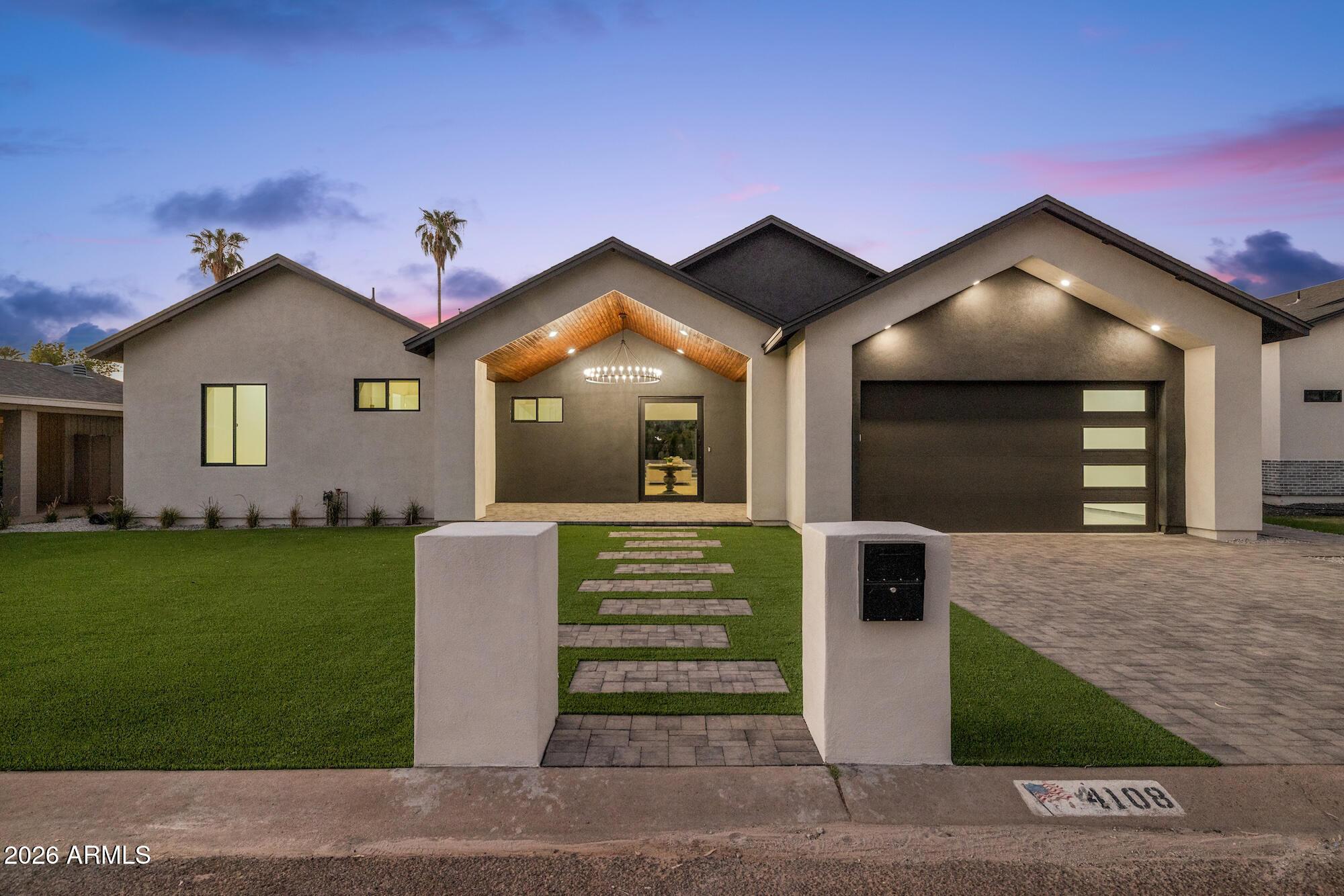 E Avalon Dr, Phoenix, AZ 85018