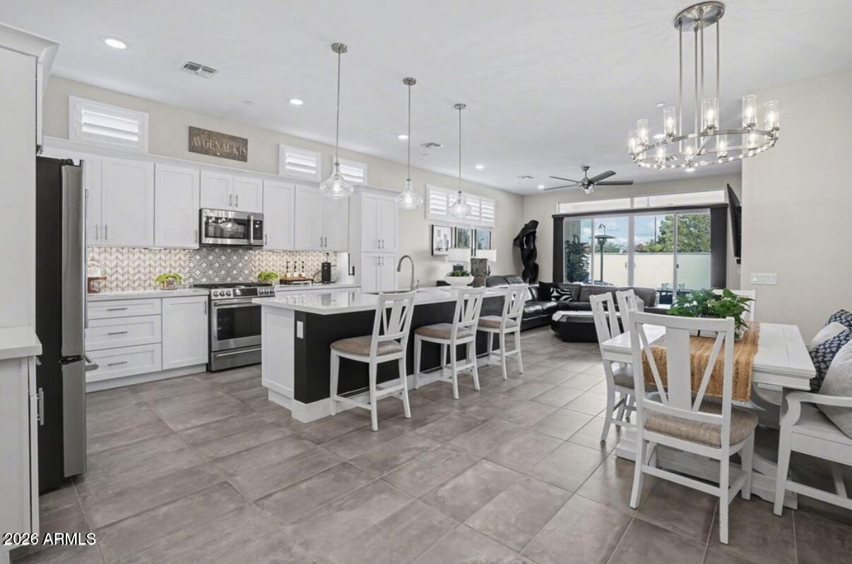 W Queen Creek Rd, Chandler, AZ 85248