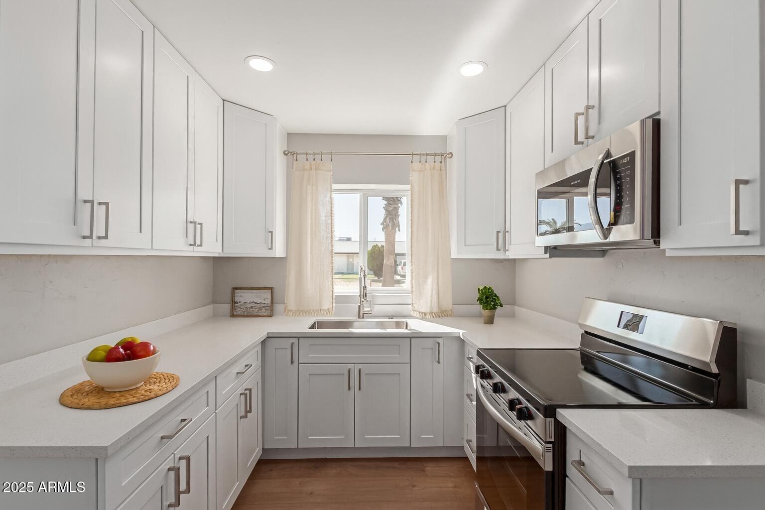 E 1st Ave, Mesa, AZ 85208