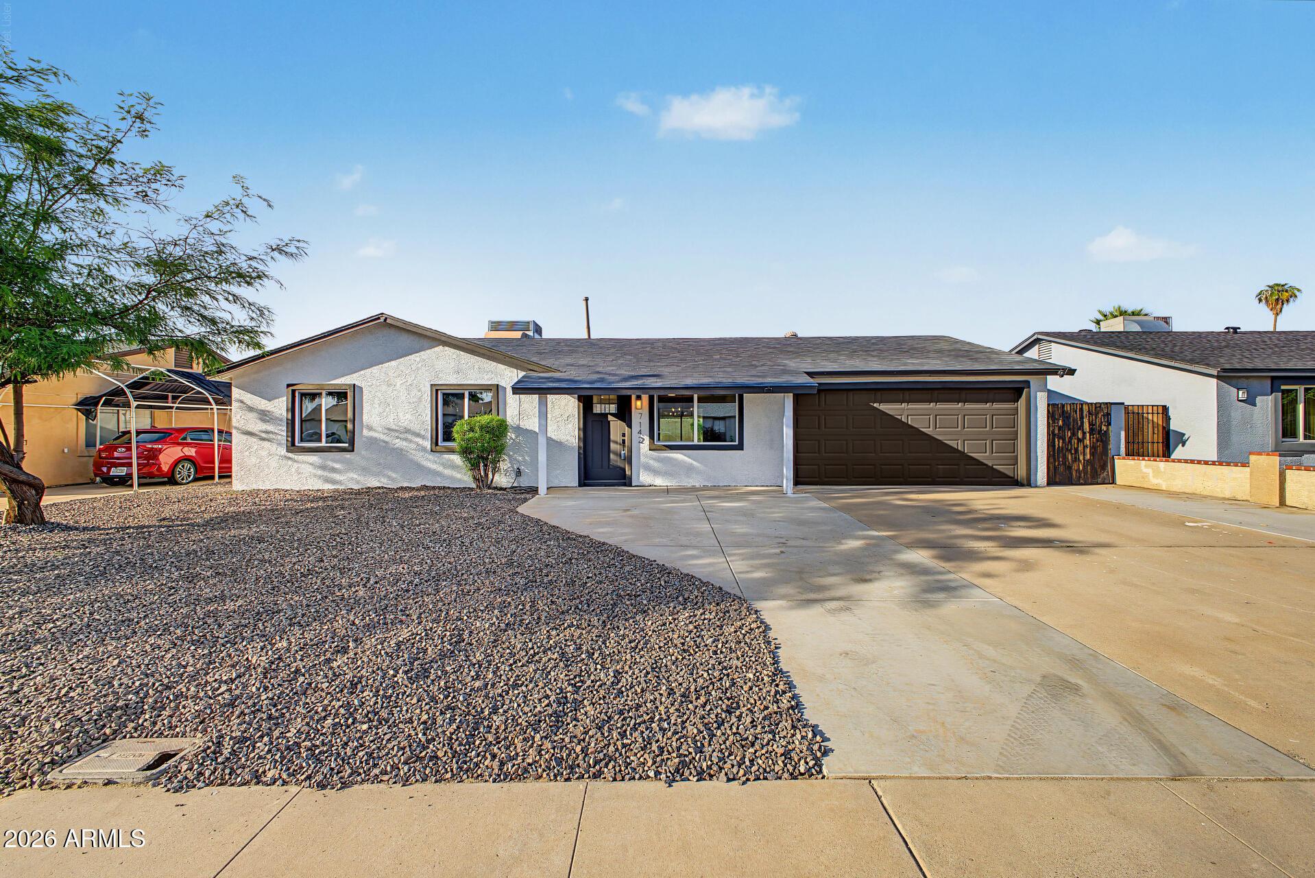 W Westview Dr, Phoenix, AZ 85033