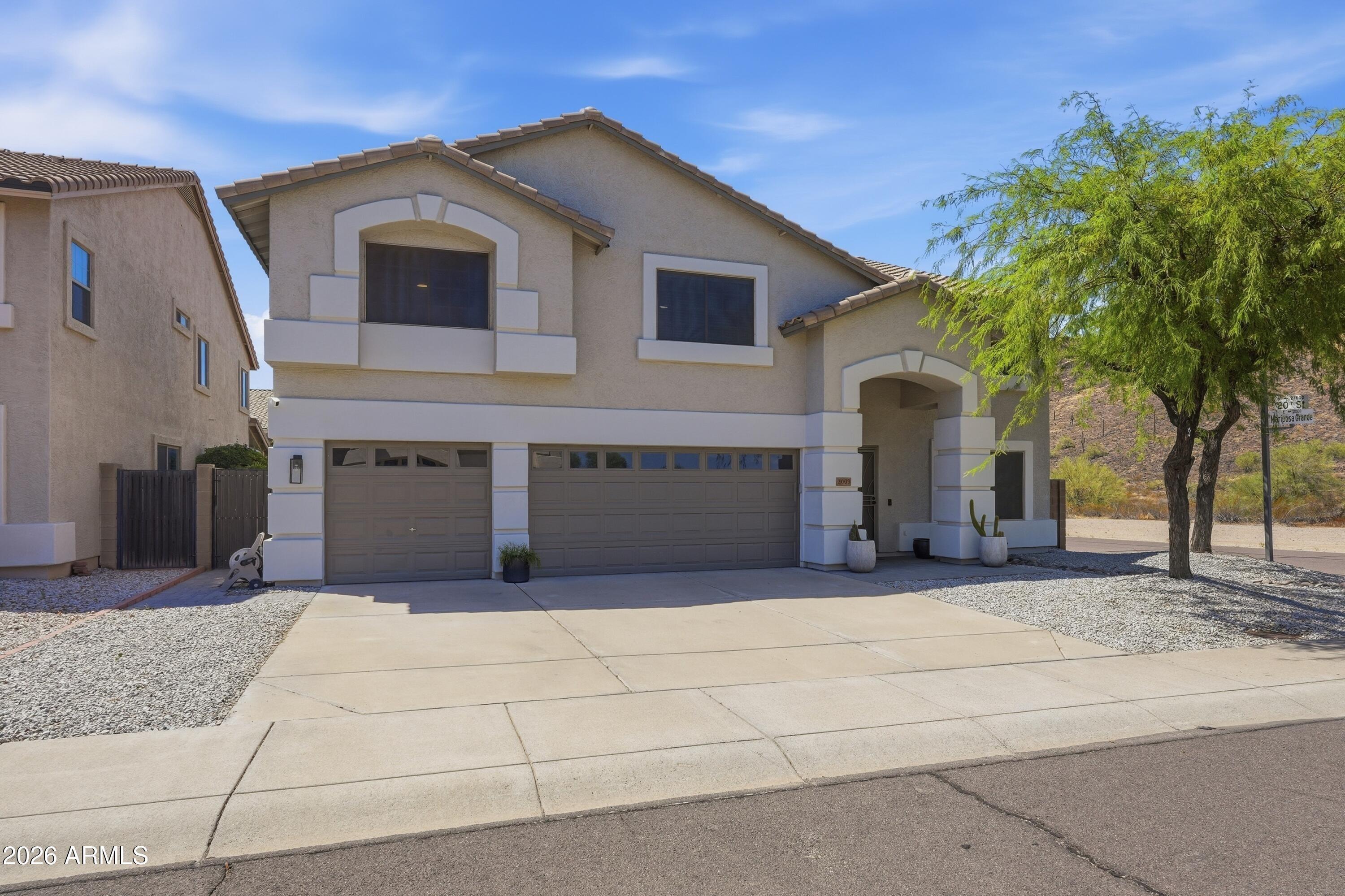 E Mariposa Grande, Phoenix, AZ 85024