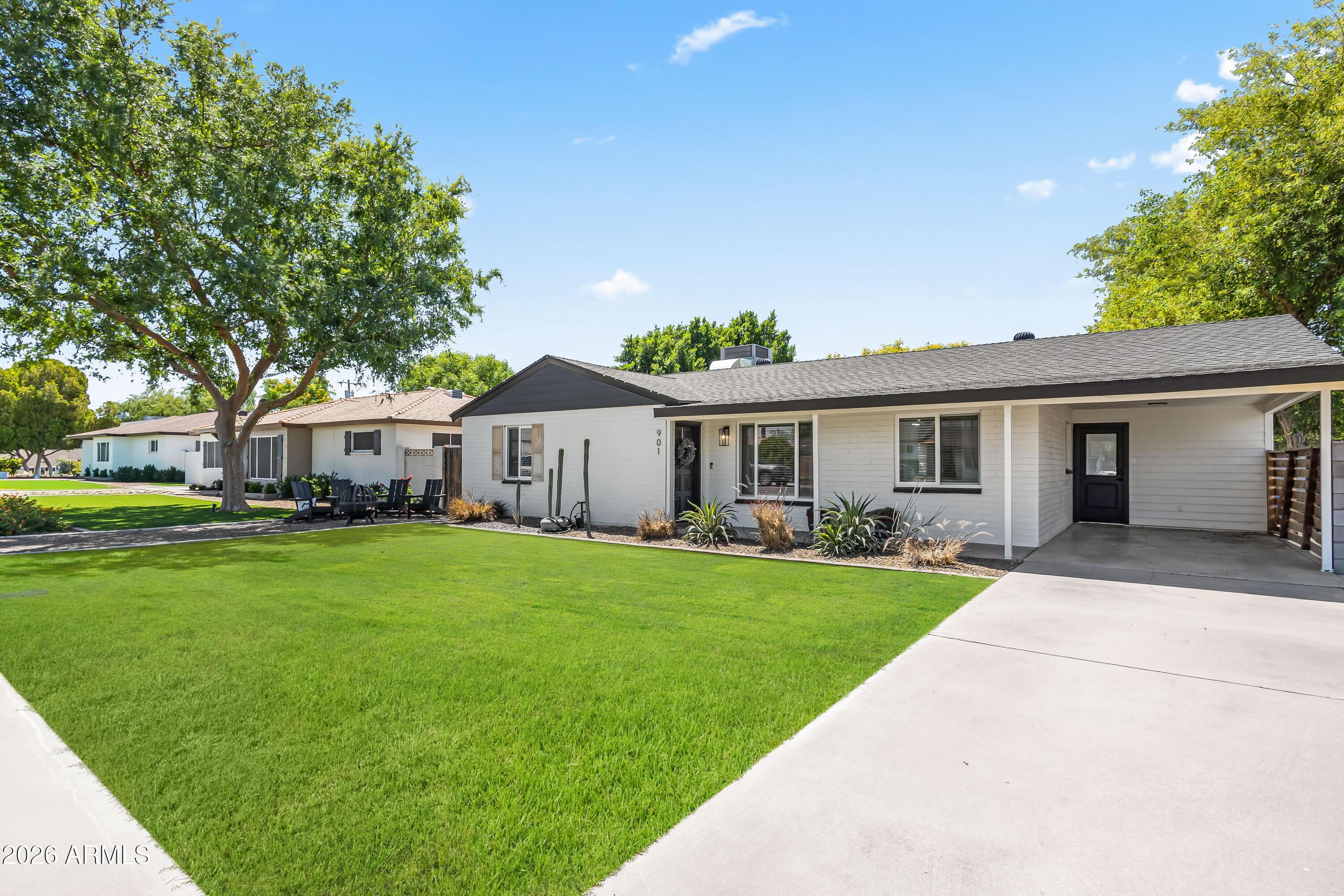 E Berridge Ln, Phoenix, AZ 85014
