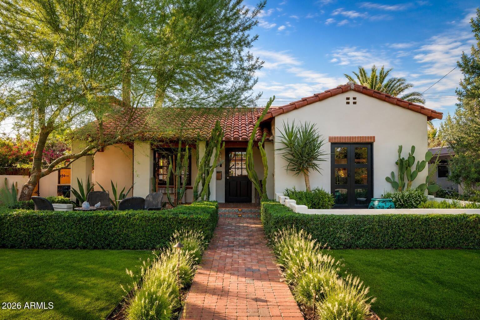 W Wilshire Dr, Phoenix, AZ 85003