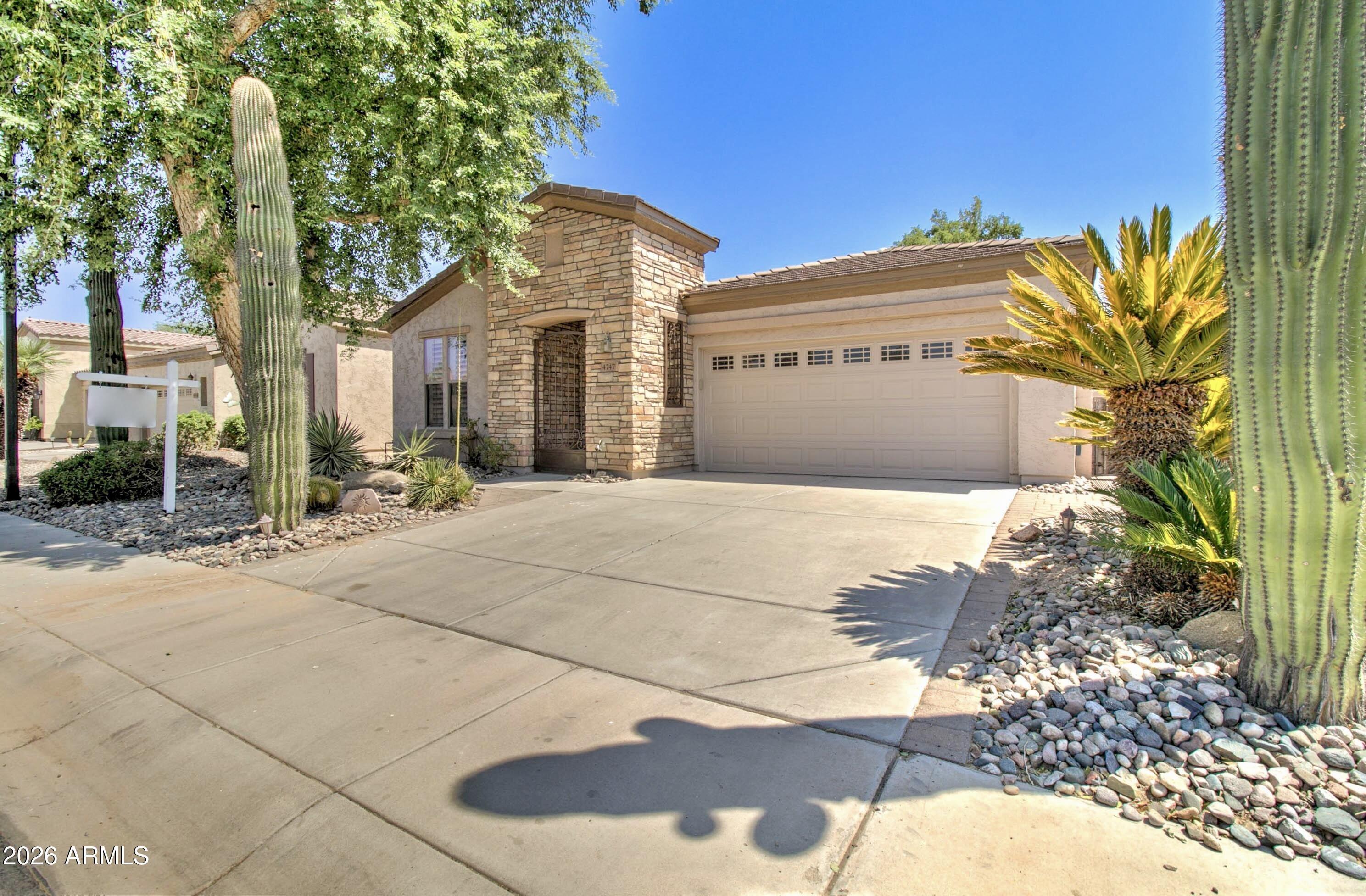 E Blue Spruce Ln, Gilbert, AZ 85298