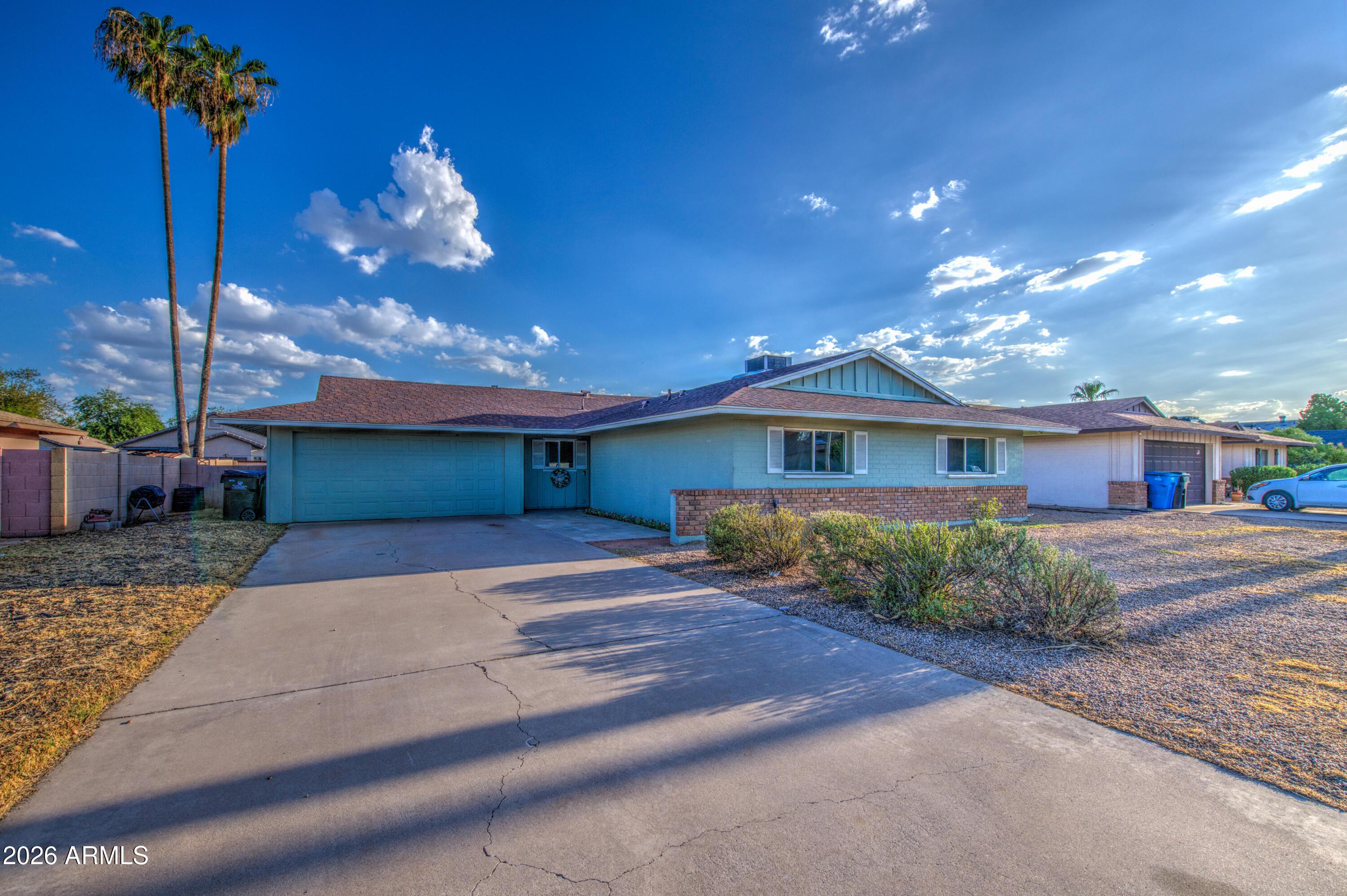 W Denton Ln, Phoenix, AZ 85019