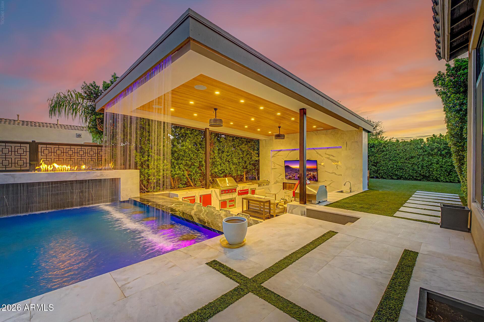 E Turnberry Dr, Gilbert, AZ 85298