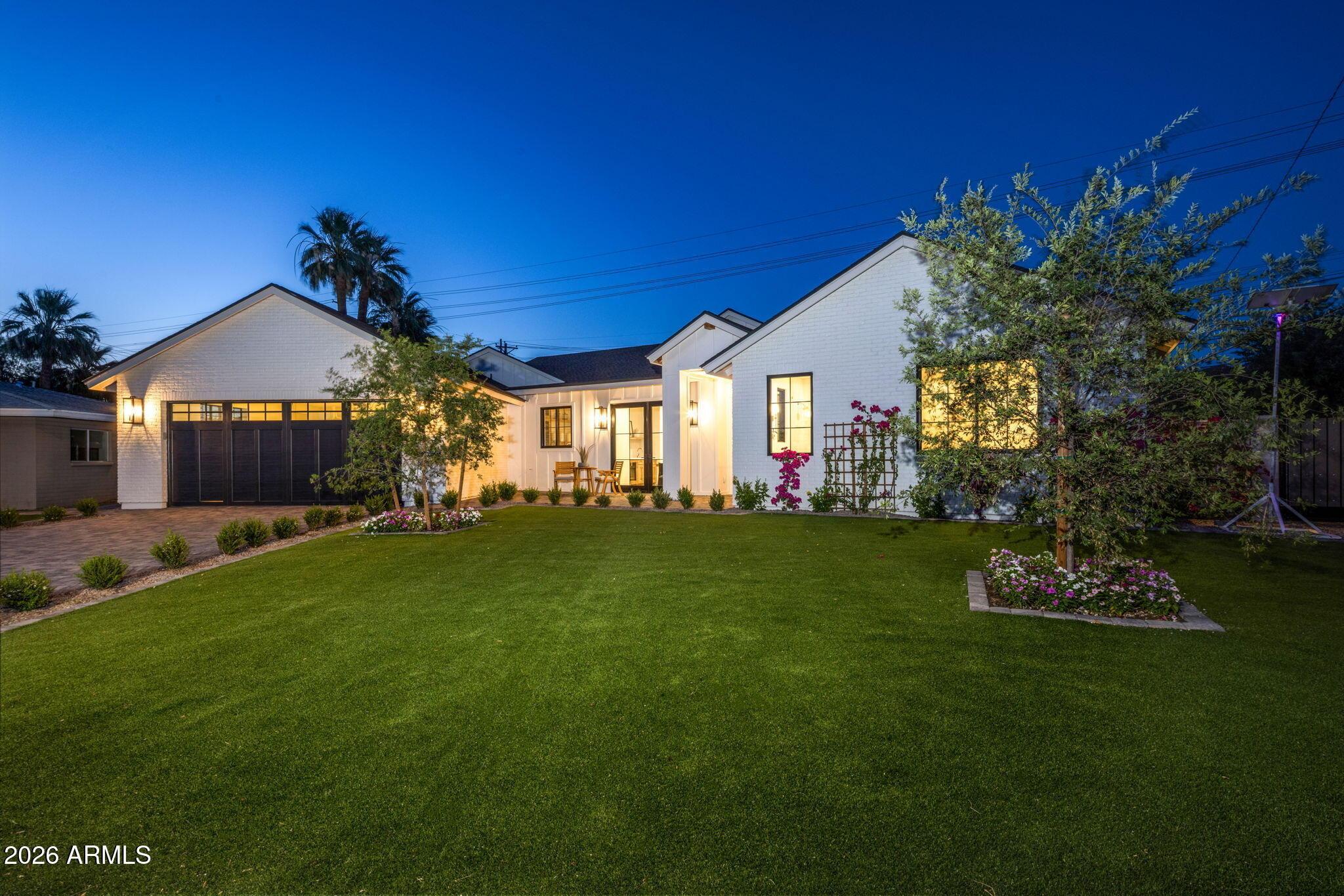 E Patricia Jane Dr, Phoenix, AZ 85018