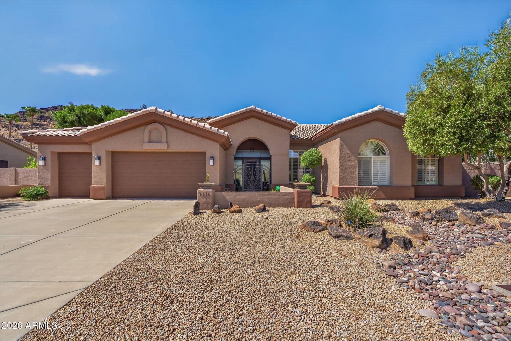W Pinnacle Hill Dr, Glendale, AZ 85310