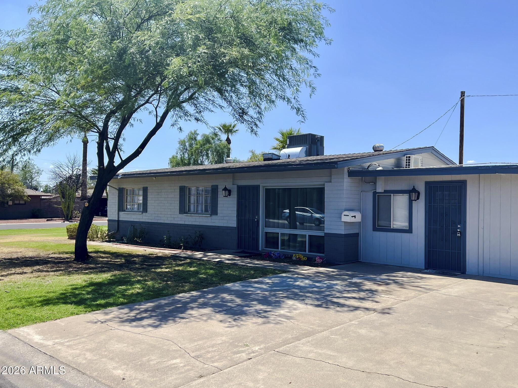 N 8th Ave, Phoenix, AZ 85013