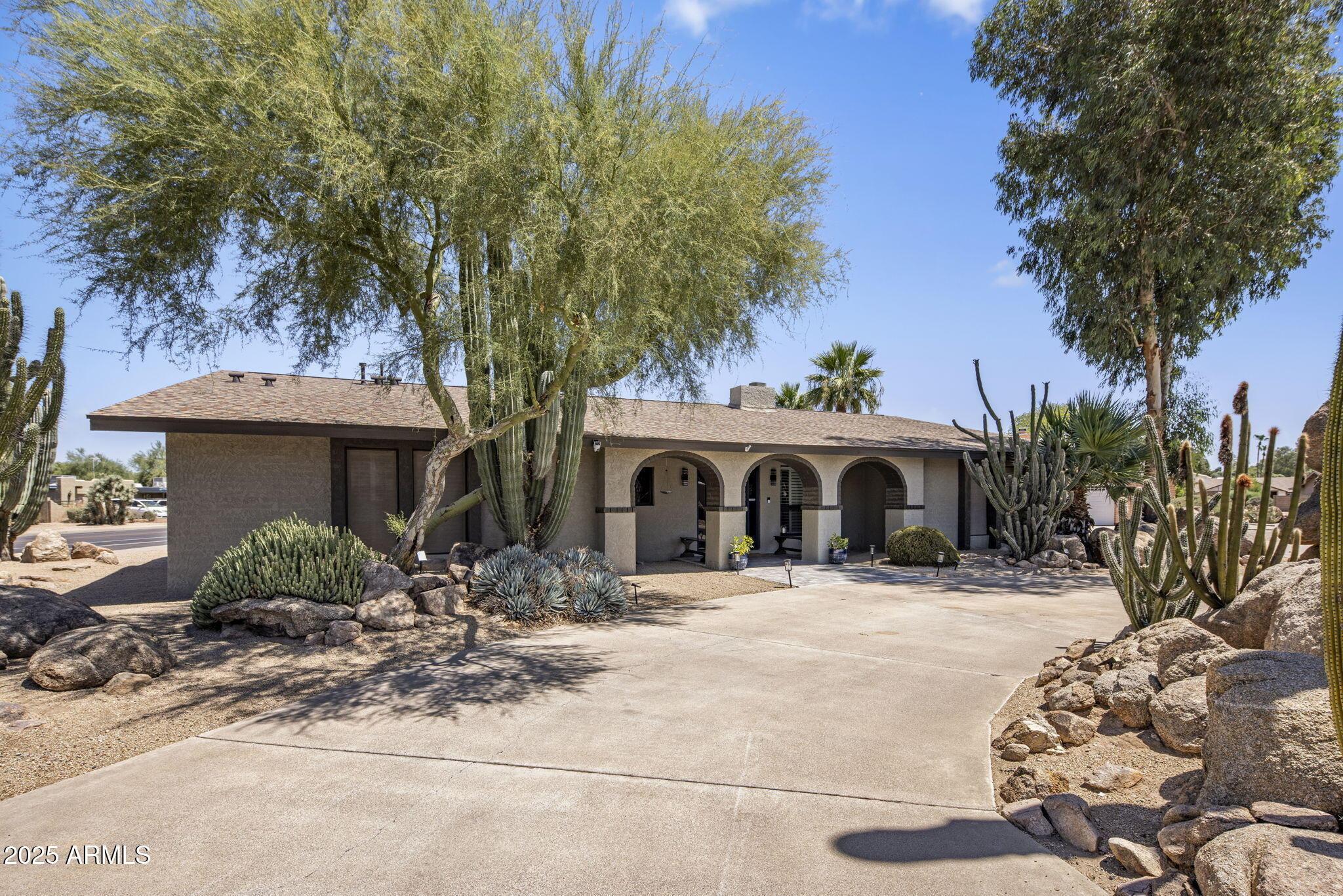 W Caribbean Ln, Phoenix, AZ 85023