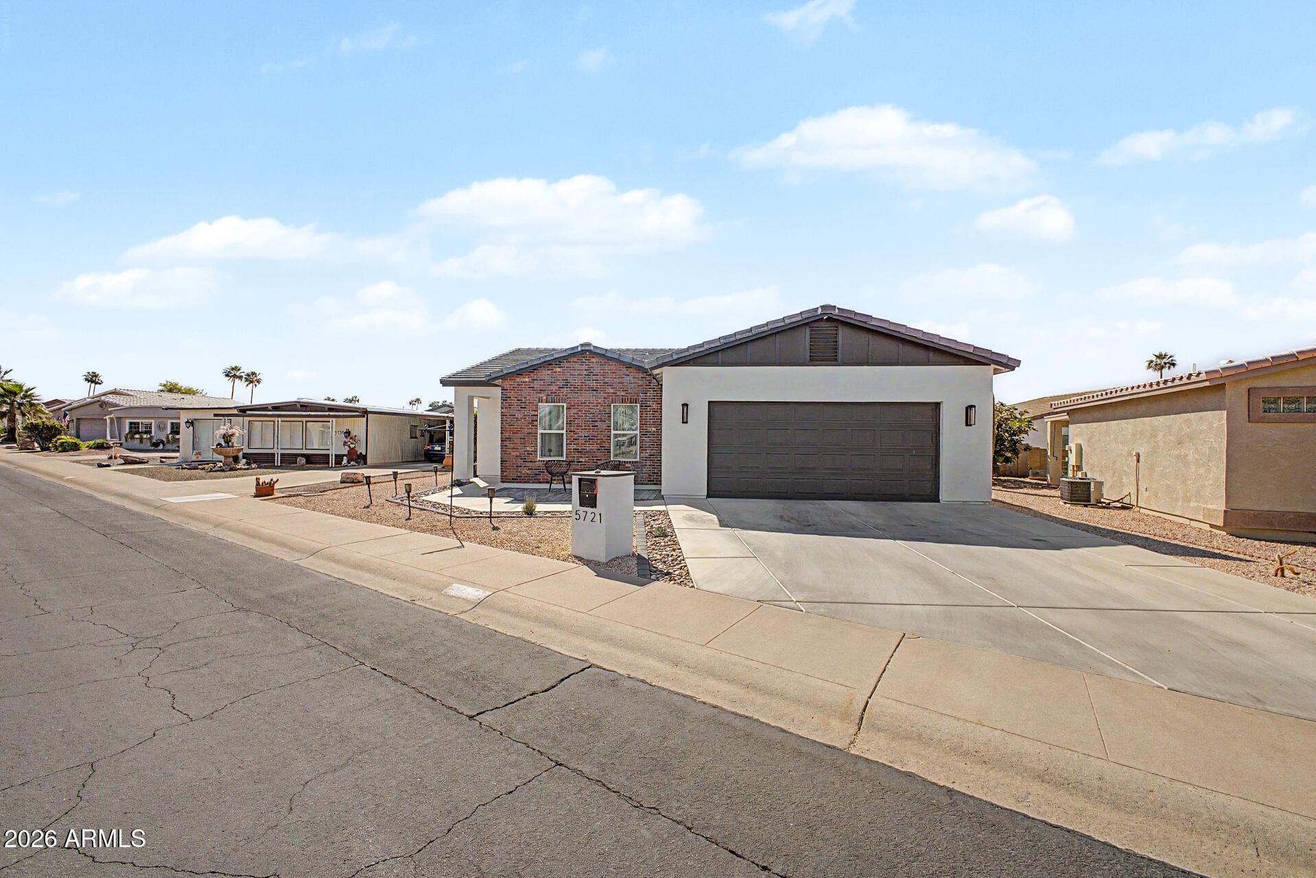 E Leland St, Mesa, AZ 85215