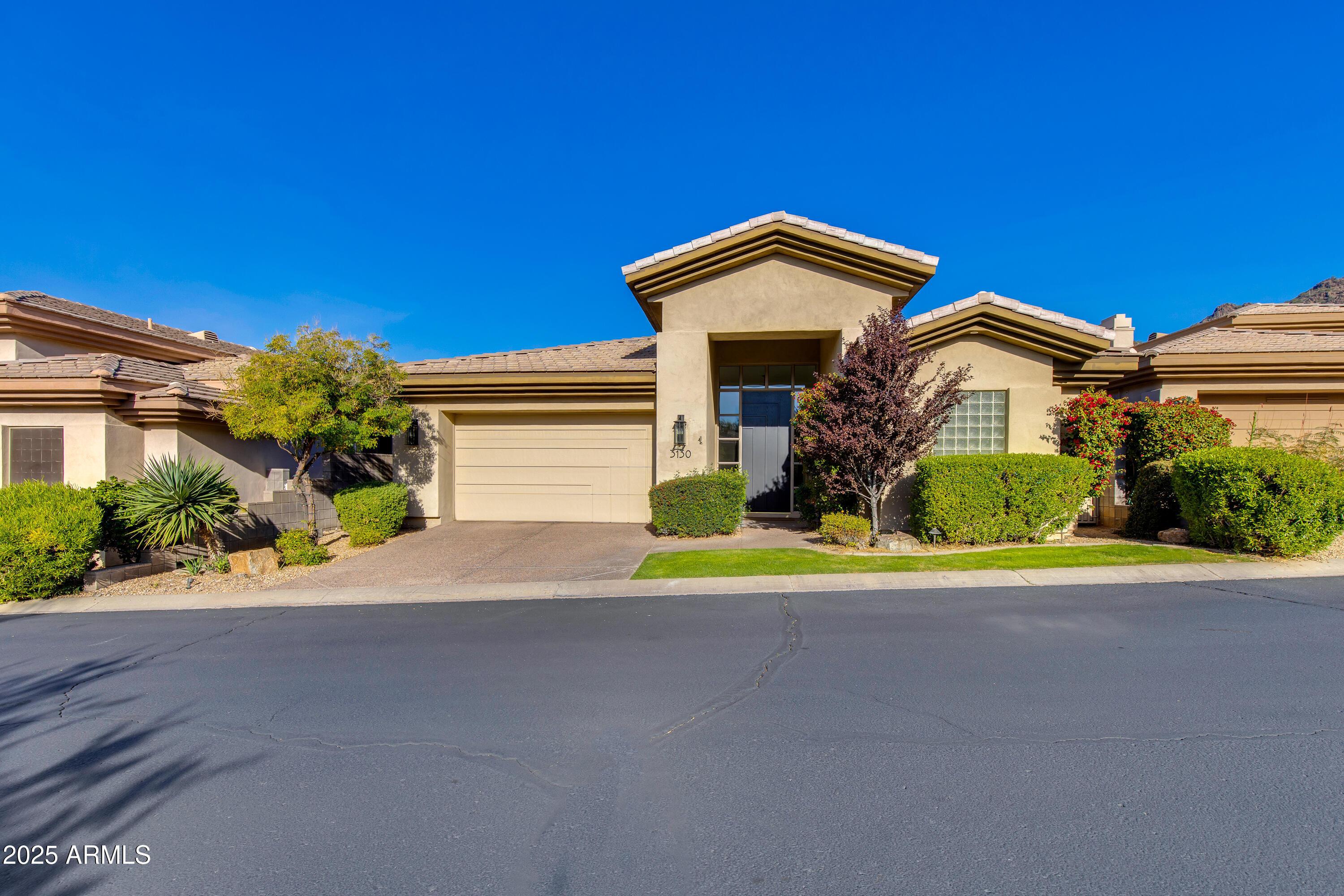 E Squaw Peak Cir, Phoenix, AZ 85016