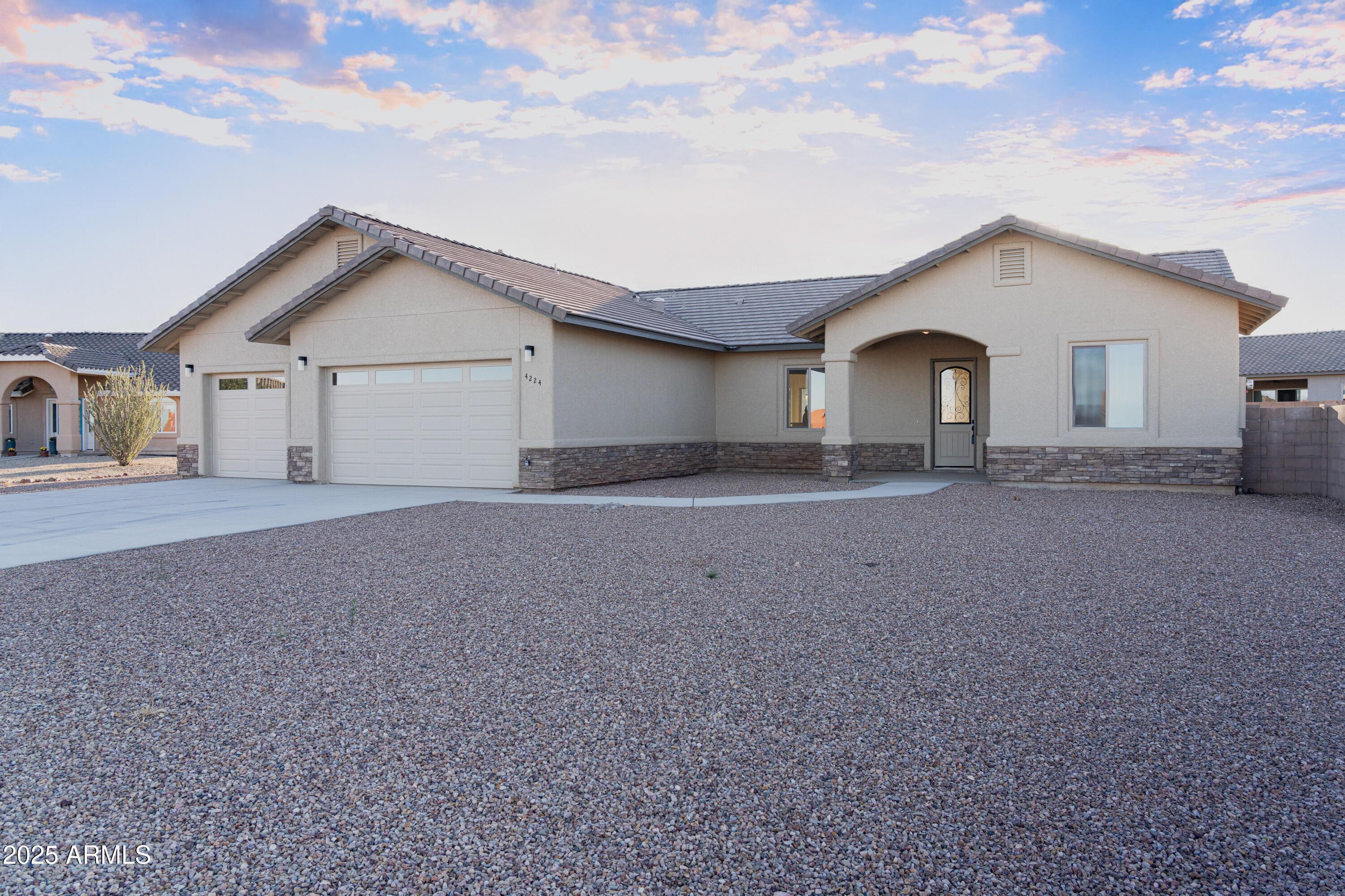 S Crape Myrtle Ct, Sierra Vista, AZ 85650