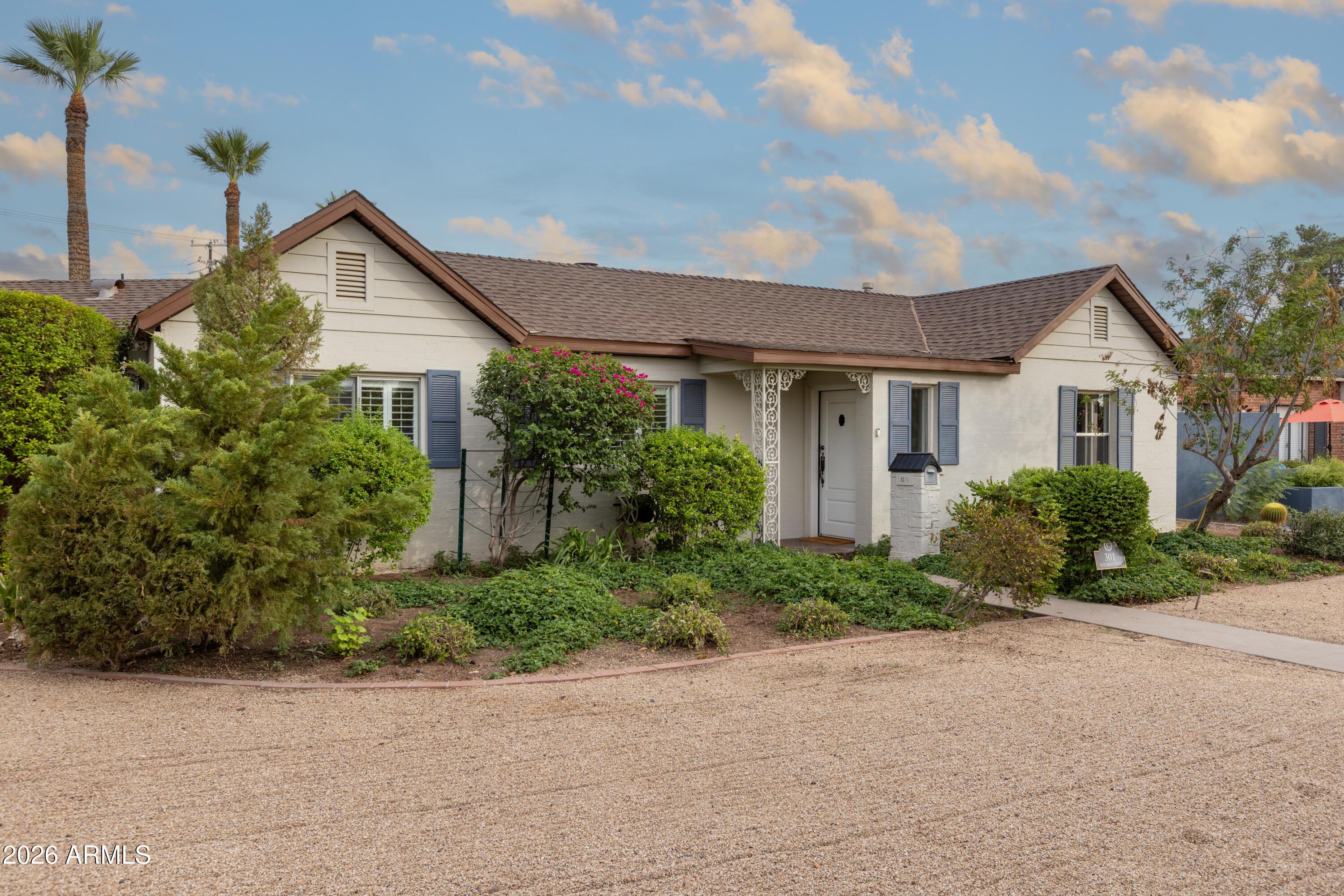 W Holly St, Phoenix, AZ 85003